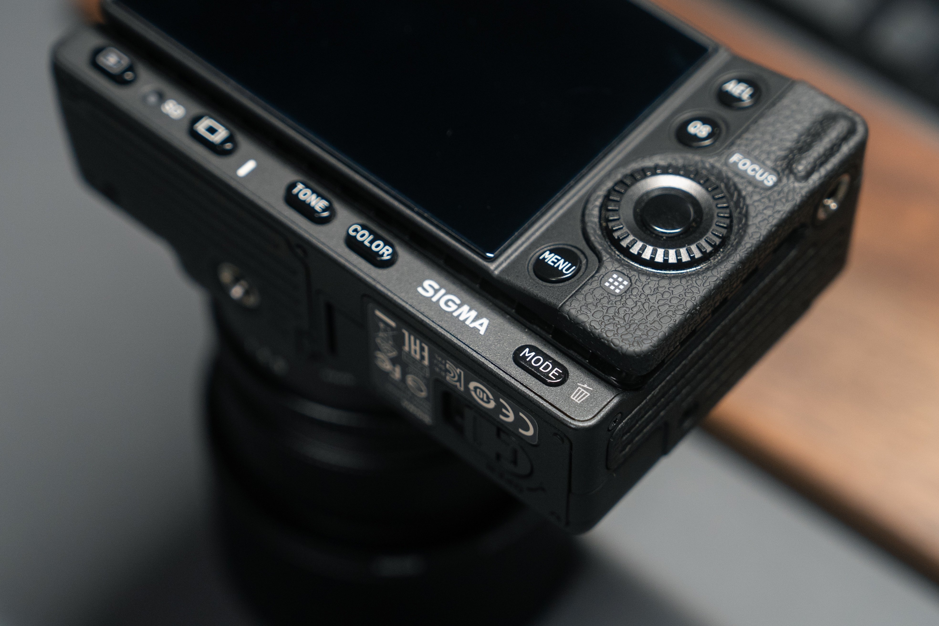 ポケットに6100万画素。SIGMA fp L レビュー｜最高に癖のある