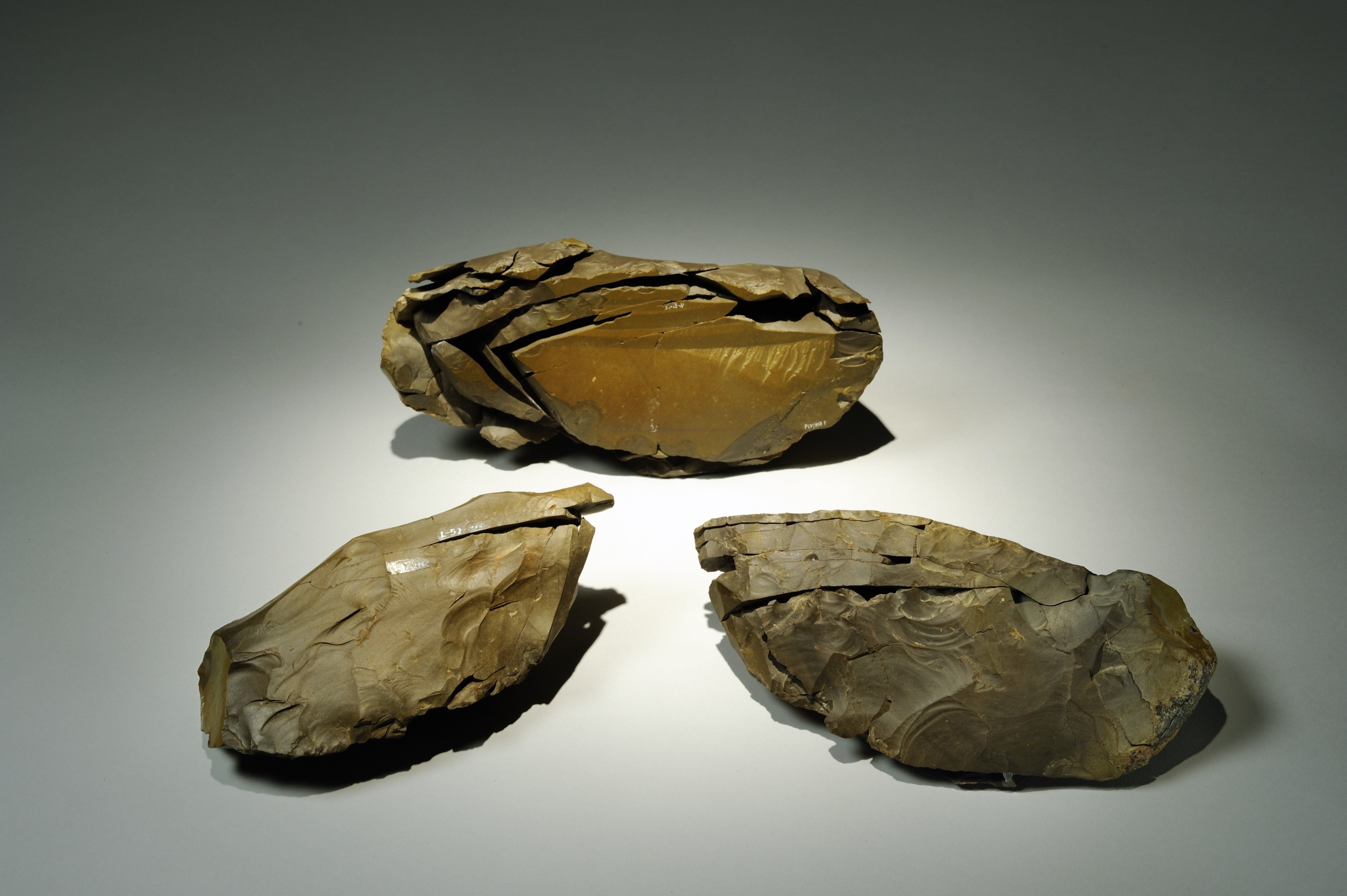 ひ】 ピリカ遺跡｜八ヶ岳旧石器研究グループ