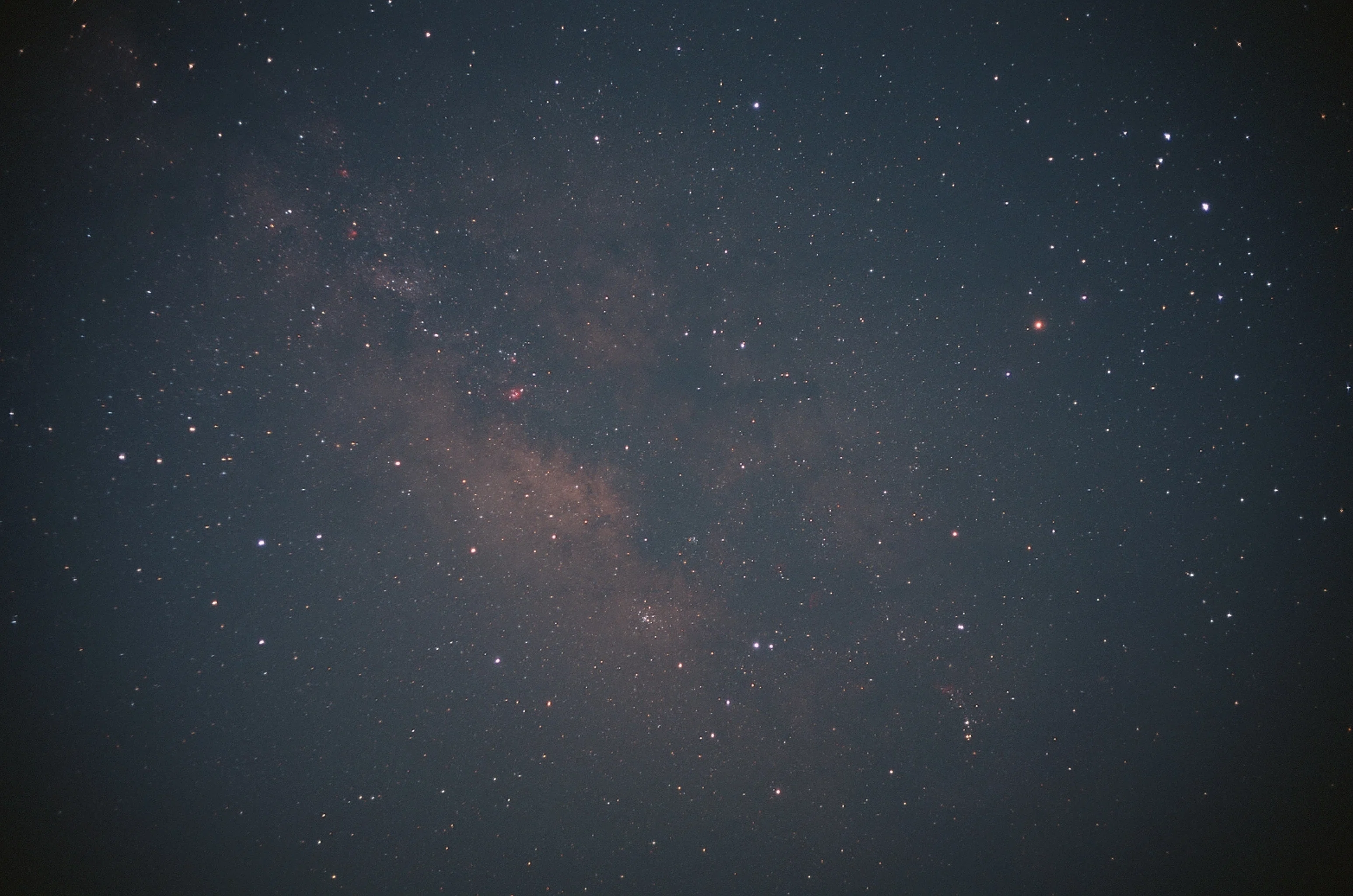 星の森と水面に映る星空 【非売品✧︎*。】 フィルムさんぽ展 ライカで見た星の夢｜Yoshimin📸(ライカスキー)