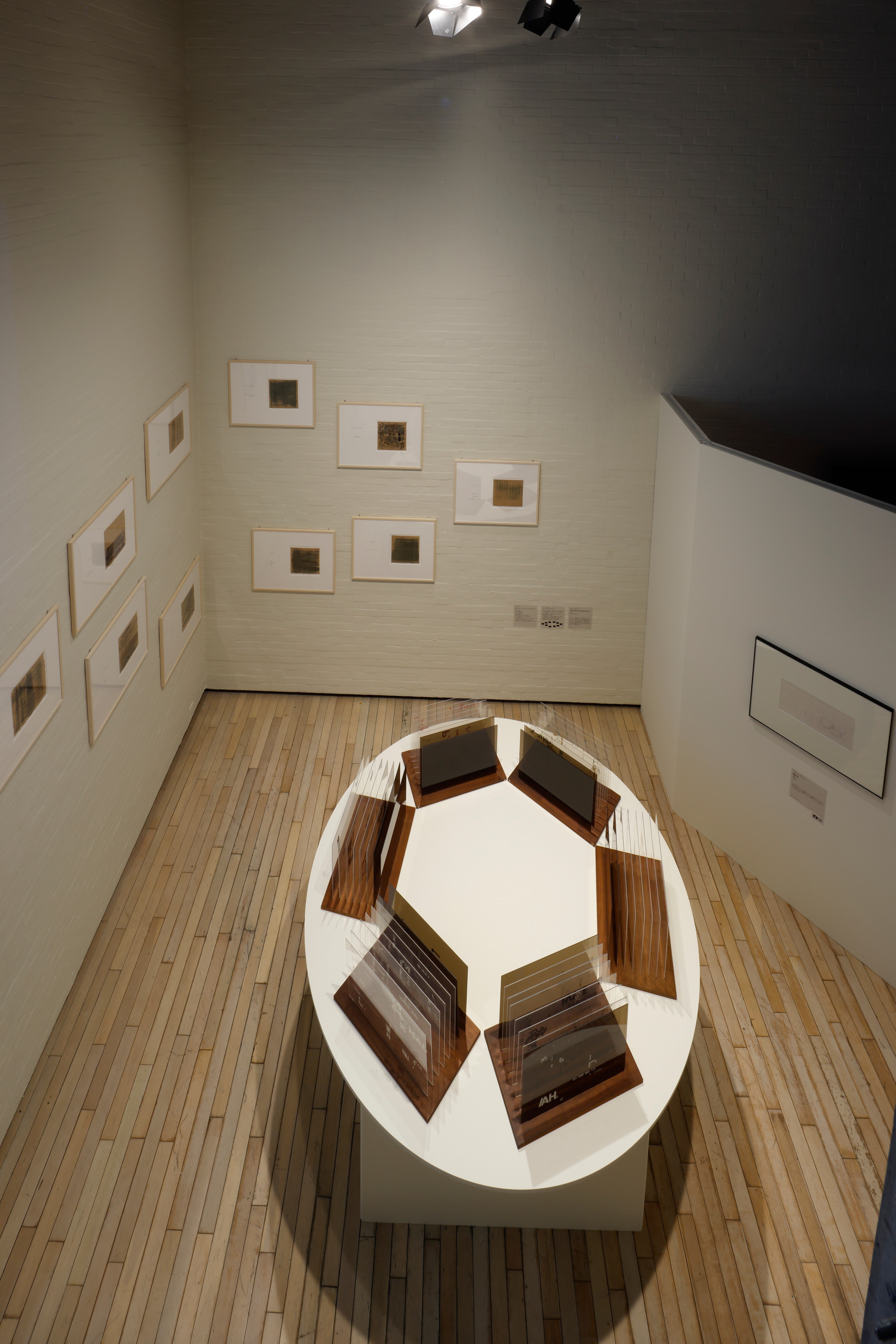 仮象を仮設する空間体験――鈴木大拙展の○と＋」 鈴木大拙展 Life