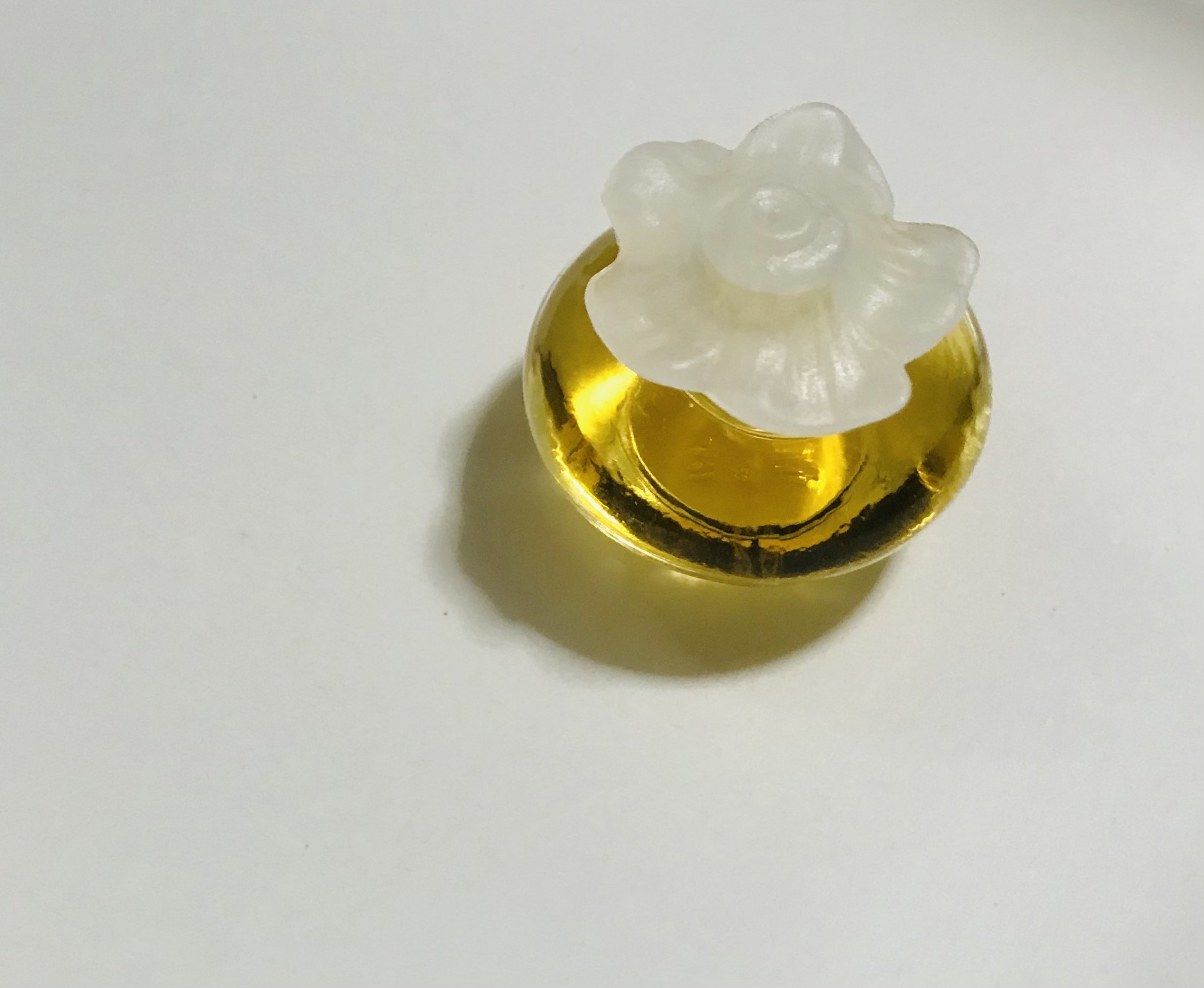 カウベルの優しい音色夏のグリーンのフライングリース