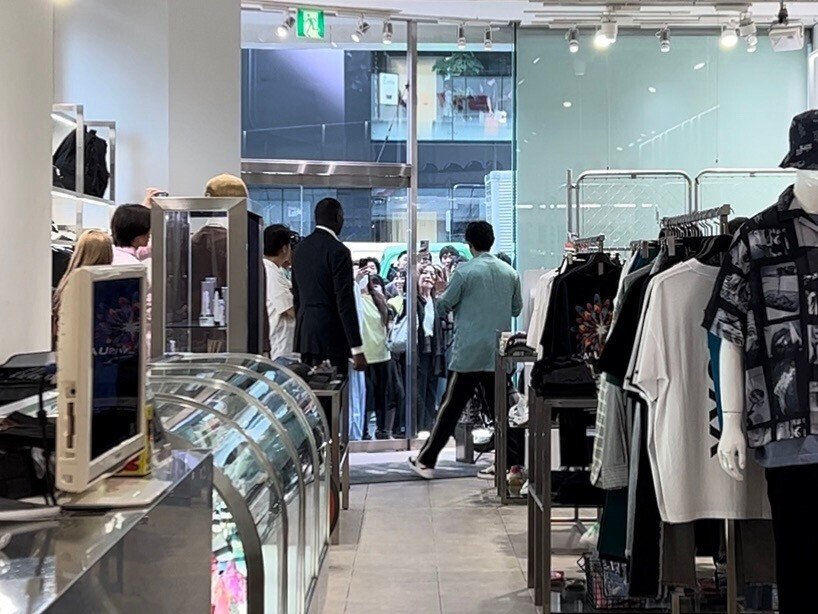 新田真剣佑プロデュースブランド「INCRM」のPOP UP STORE&来店