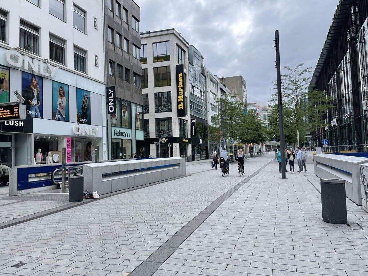 Block House Düsseldorf Kurze Straße Düsseldorf ”クルマ中心”から”ヒト中心”へ転換したデュッセルドルフ ードイツまちあるき紀行2Dusseldorf(前編)ー|今佐和子