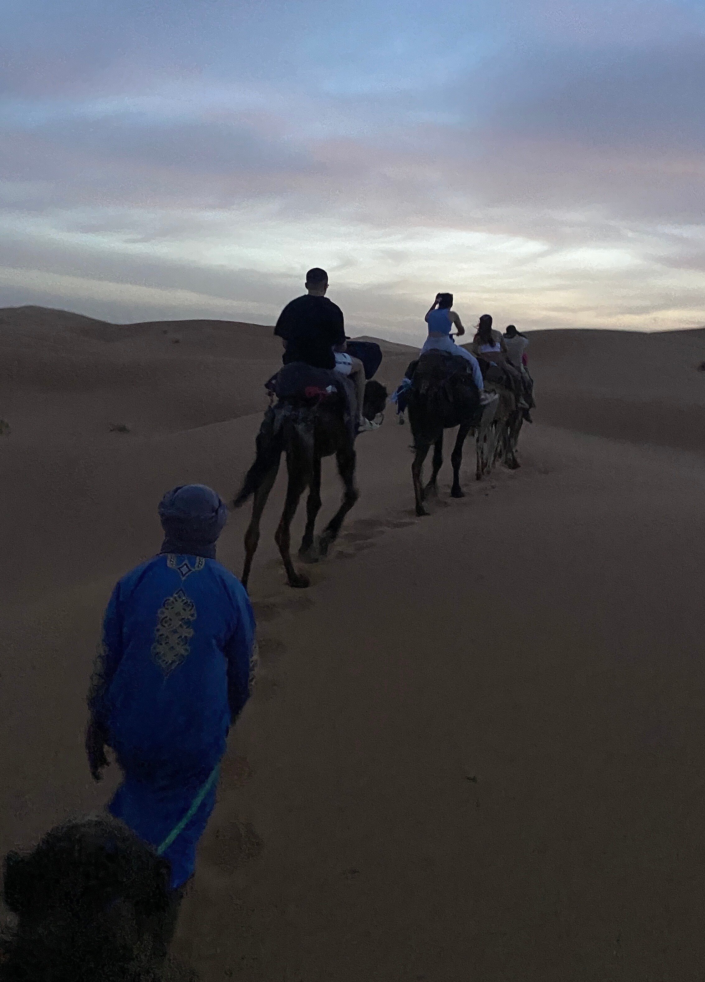 モロッコ4日目：砂漠で朝日、10時間ドライブ🚙｜moki