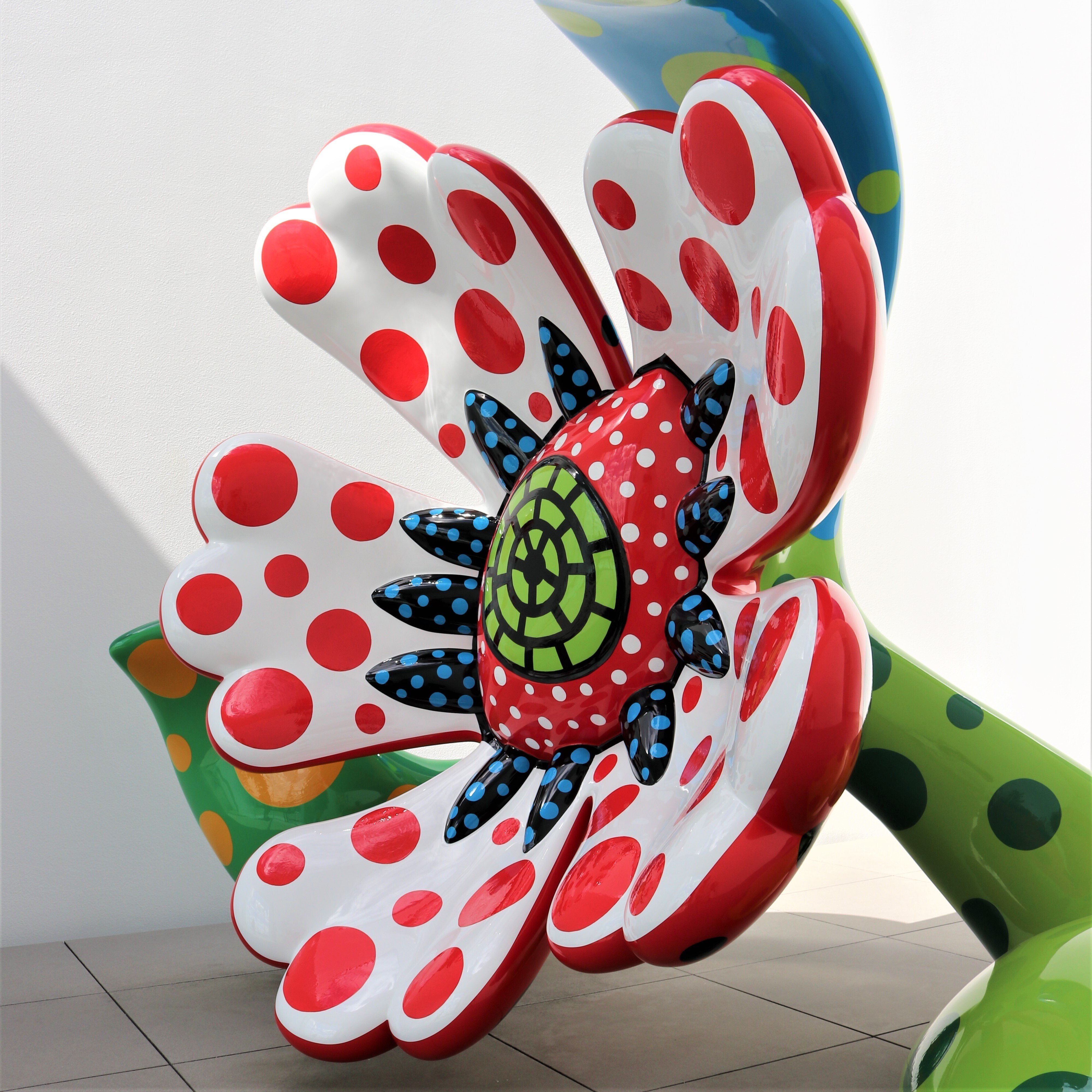 メキシコビンテージ大きな瞳や体に描かれた草間彌生的なドット模様が芸術的な木彫り猫 草間彌生美術館-[草間彌生の自己消滅、あるいはサイケデリックな