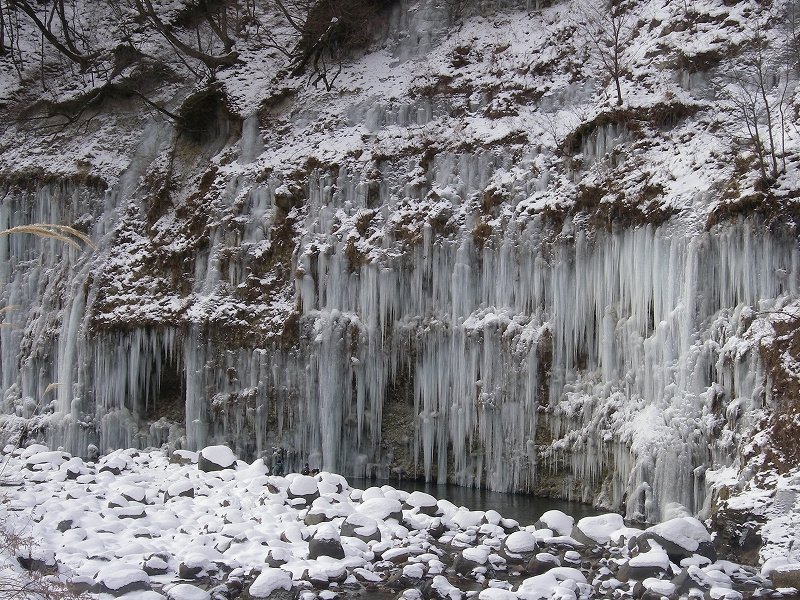 厳しい寒さから生まれる氷の芸術「白川氷柱群」｜長野県木曽町【暮らし