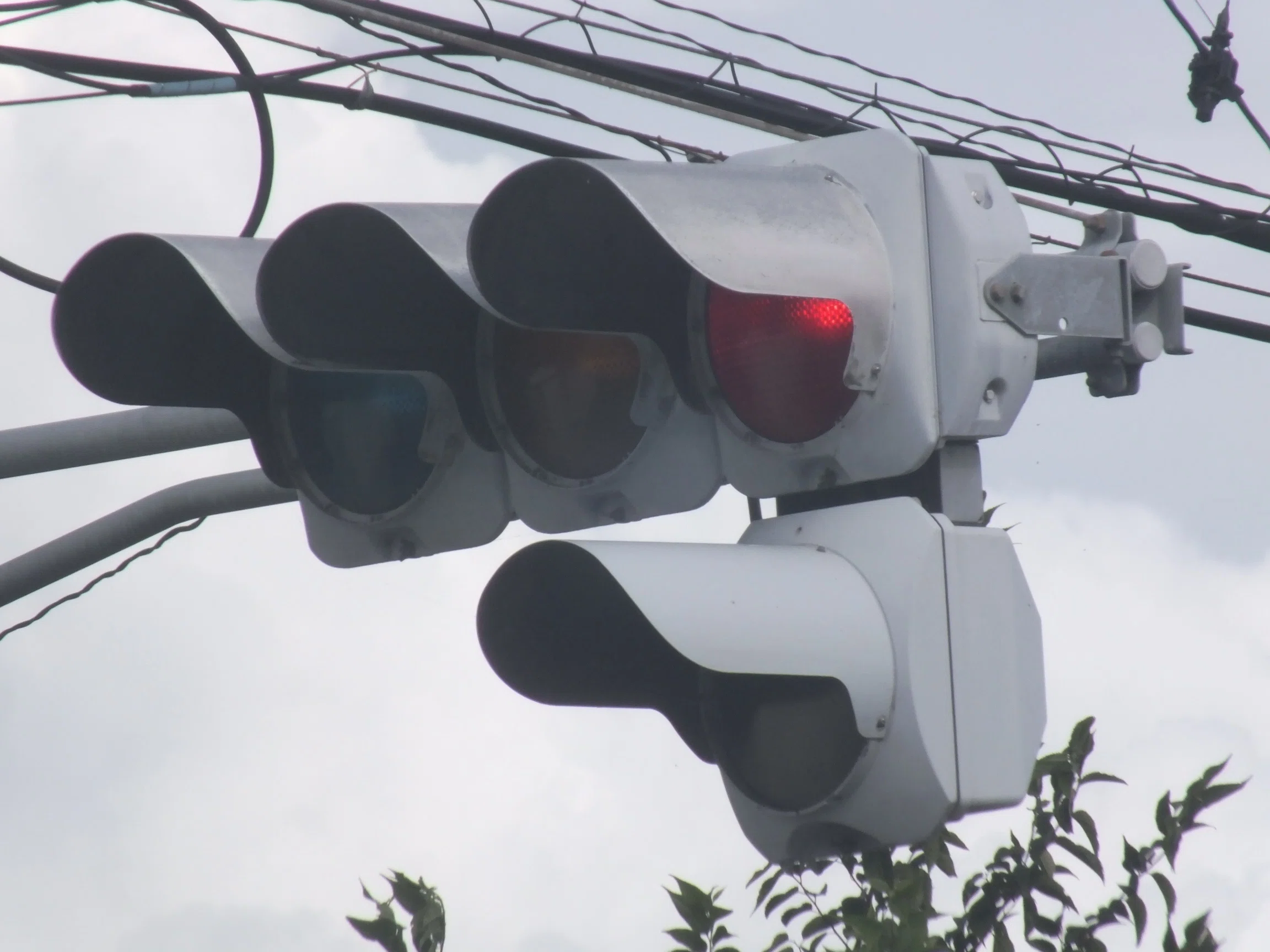 高崎市沖町東の小糸A型ブツブツレンズ浅フード＋日信厚型LED右折矢印灯