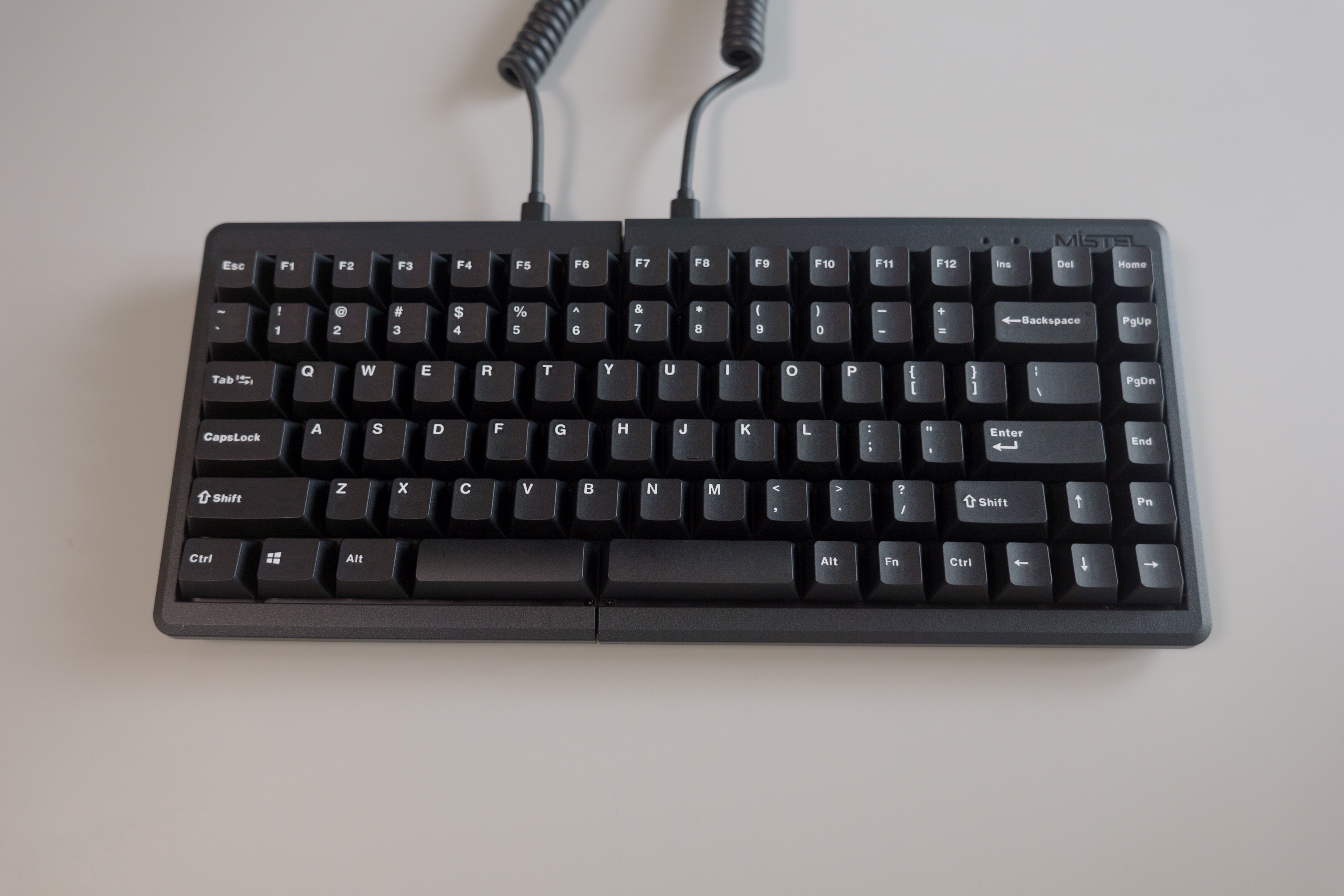 75% 分割キーボード パカッと割れる左右分割式キーボードの日本語配列版が登場 - PC Watch