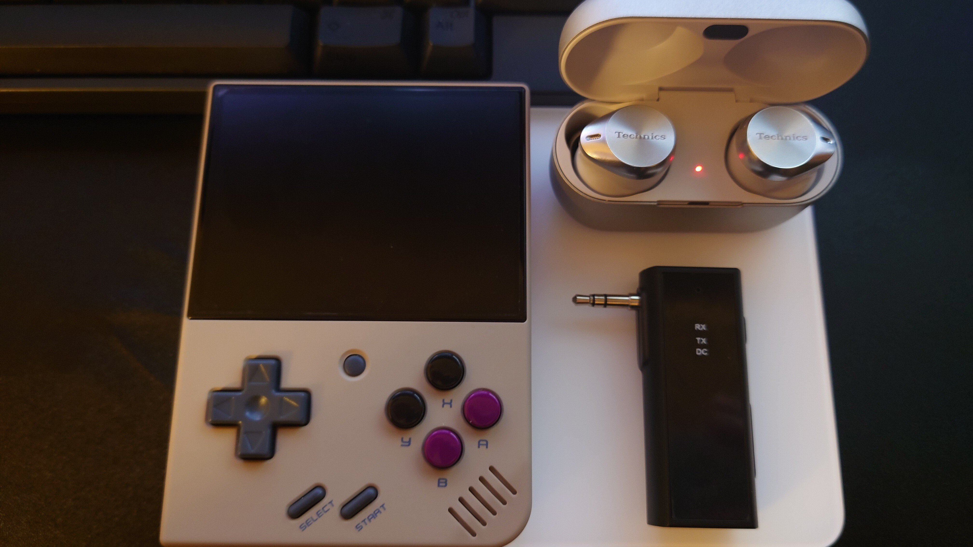Miyoo mini plus Bluetoothレシーバー付 エミュ機『Miyoo Mini+』を他のゲームと並べたり、Bluetooth