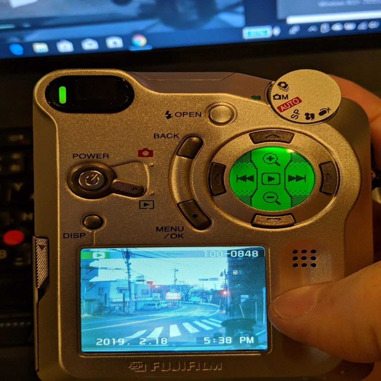 FUJIFILM Finepix 6800Z｜元田中マロ