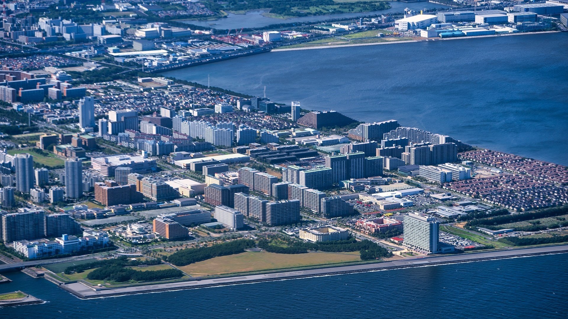 熊本城を望む｜ただのフォトグラファーでは終わらない | 航空写真家