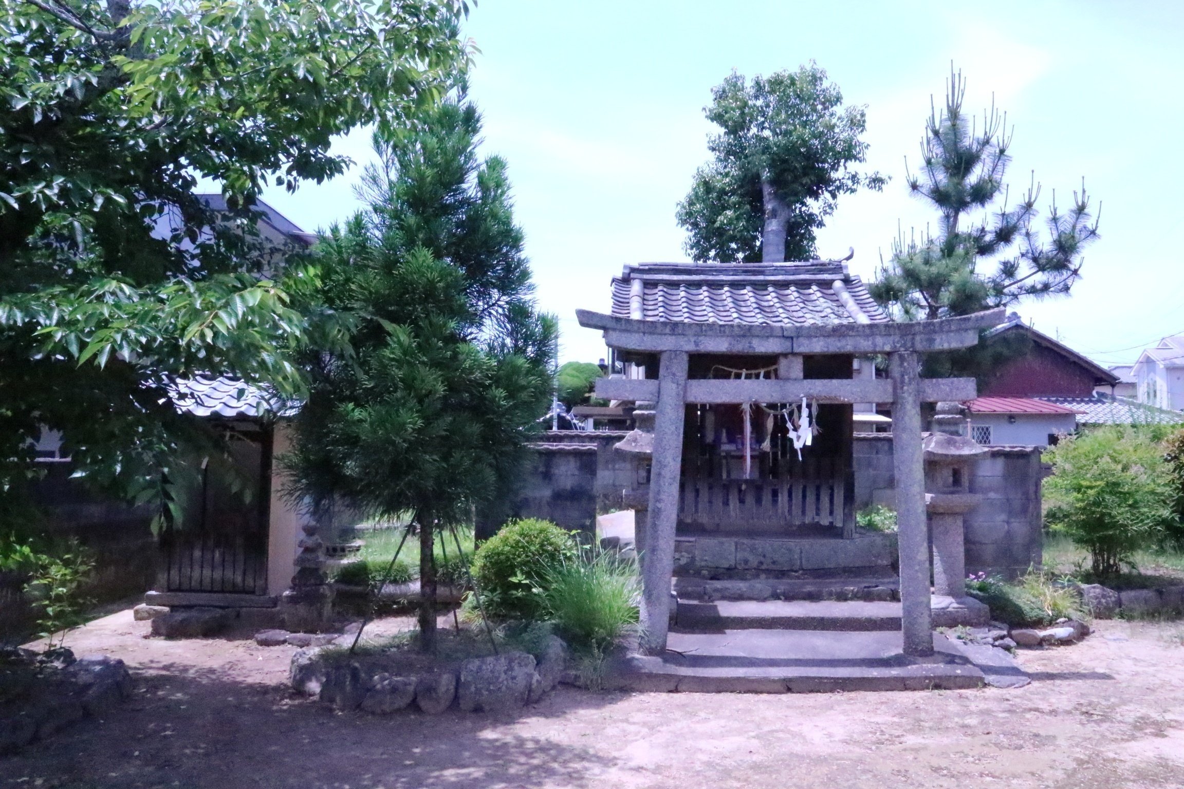 小さな社の木鼻 ＠西大寺｜komugi