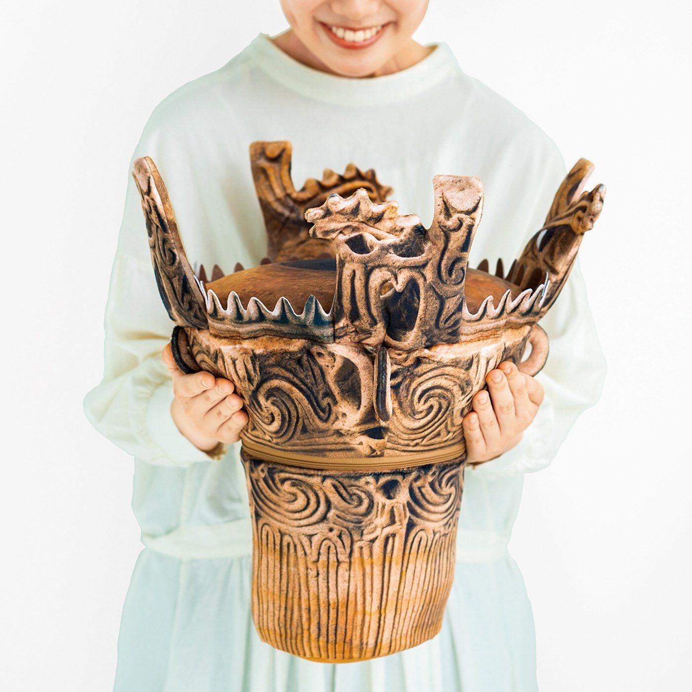 あの縄文土器がついにわが家へ……縄文雪炎クッションカバー誕生