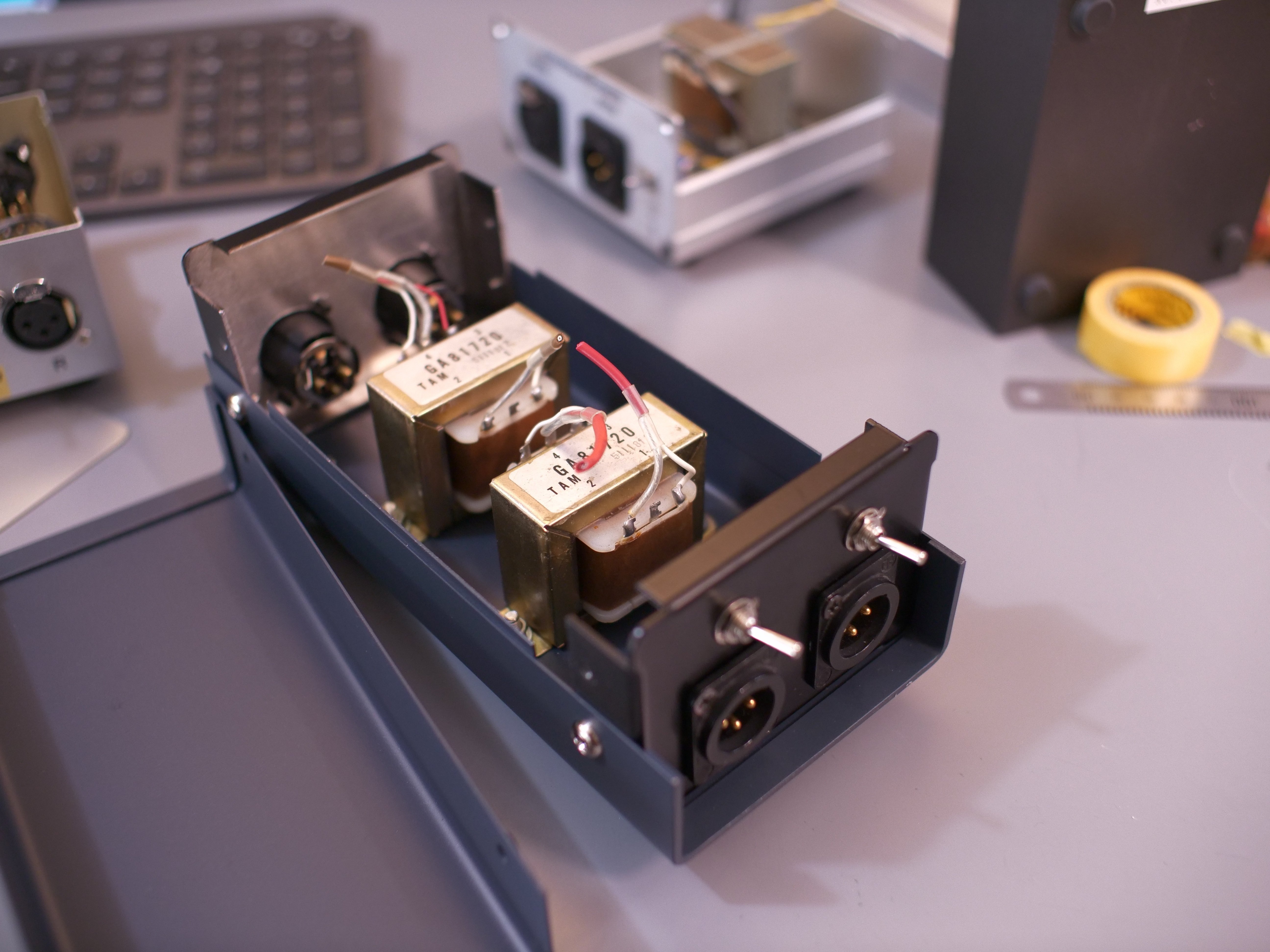 ステレオ仕様のトランスボックスを自作しました。600Ω:600Ω ステレオ仕様のトランスボックスを自作しました。600Ω:600Ω