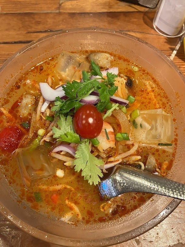 夏は、トムヤムイエンという選択もあり。酸っぱ辛いタイの定番