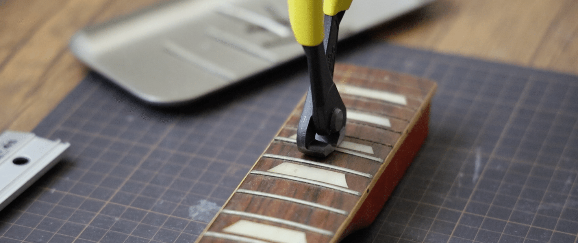 初めてのリフレット - フレット抜き編｜Croquetteギター機材研究