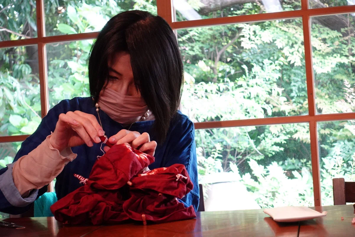 草木染雪花絞りの日傘 折り返し