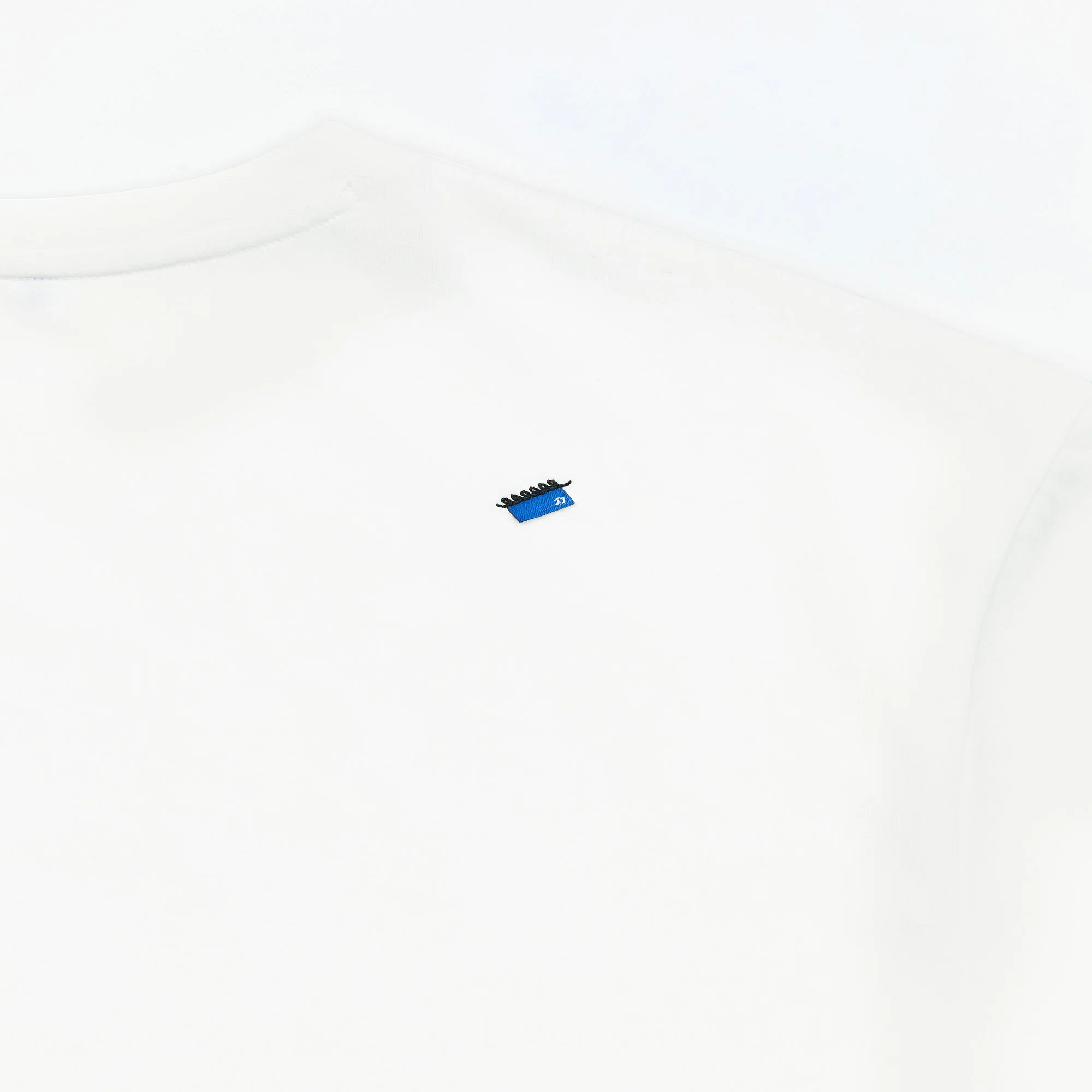 Tシャツで被りたくない方におすすめ！ユニークかつシンプルなTシャツ 
