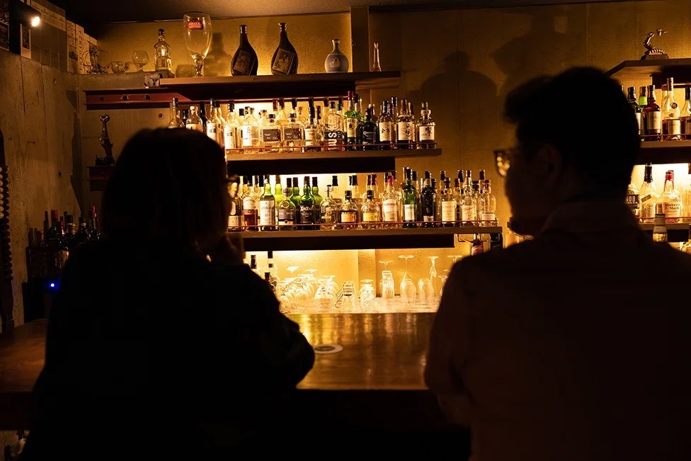 箱屋と話す、BARにおける親密な会話「箱BAR」｜村上誠【貼り箱のブレンダー】