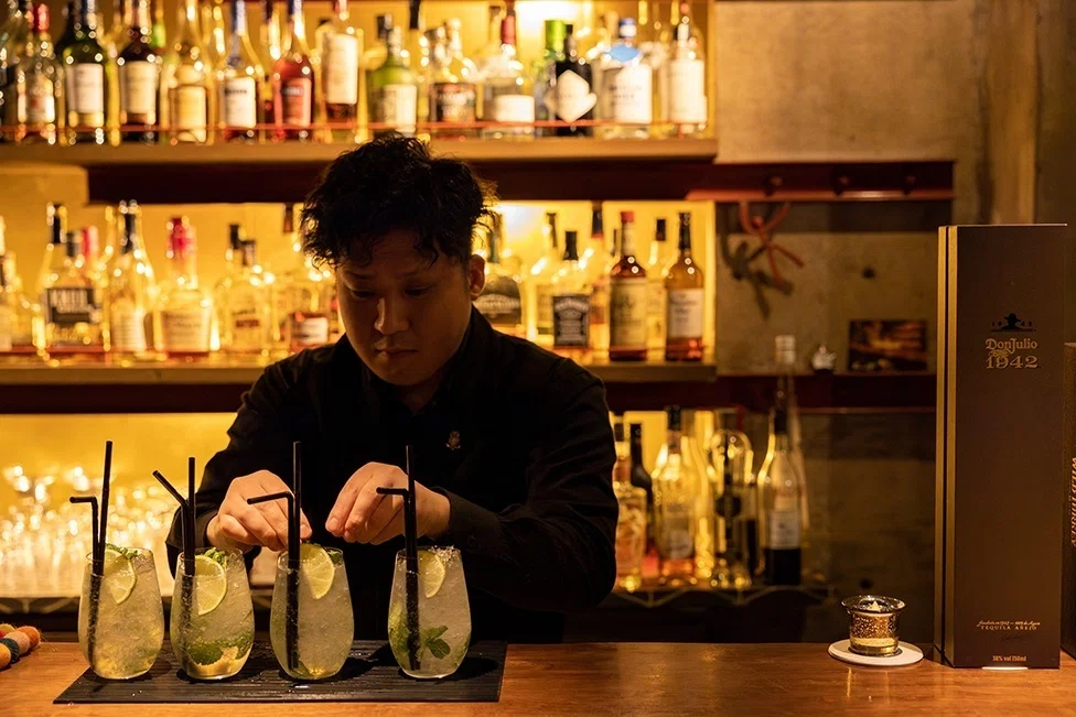 箱屋と話す、BARにおける親密な会話「箱BAR」｜村上誠【貼り箱のブレンダー】