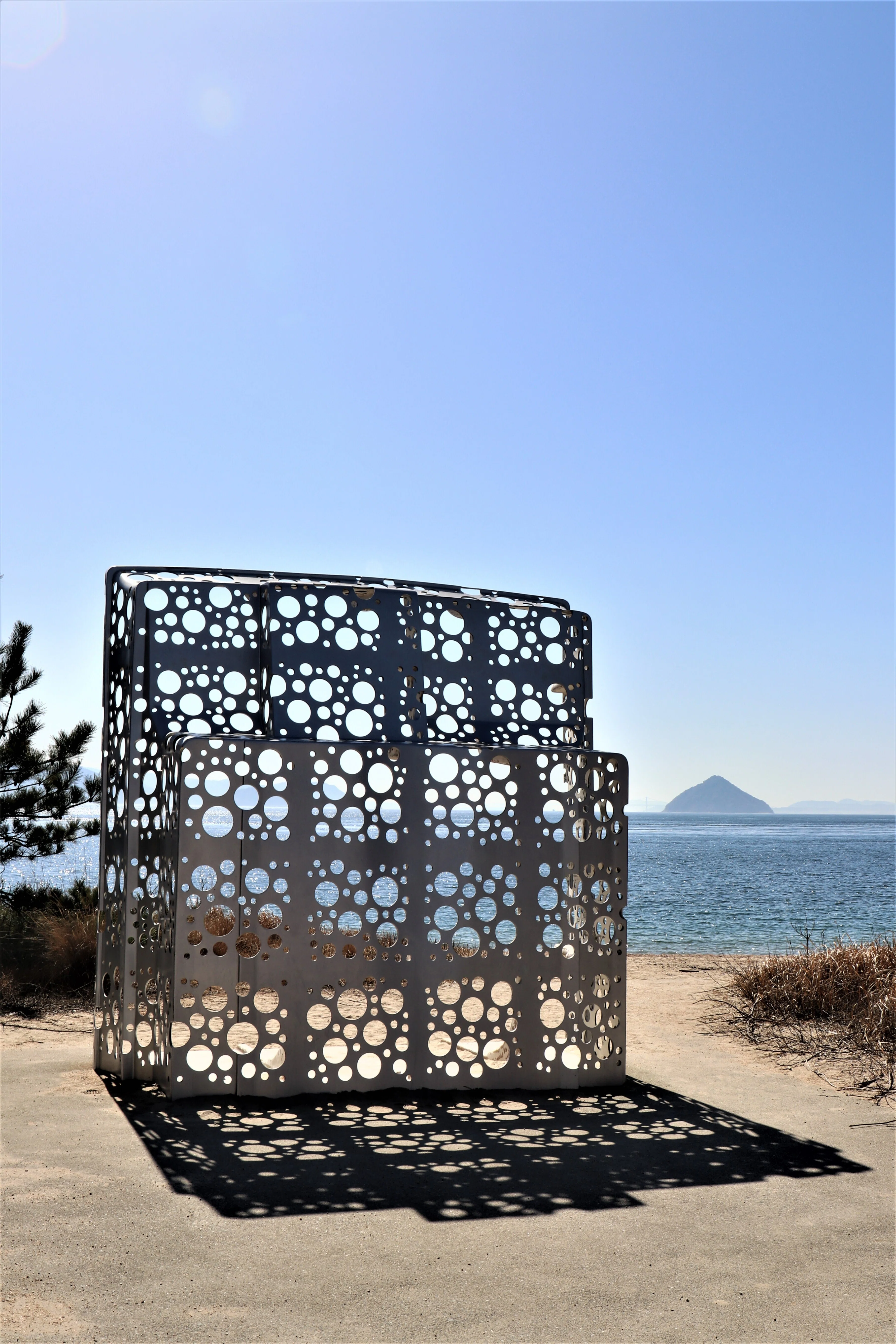 写真】直島, 大竹伸朗 5作品+1｜Abbey -旅するように暮らす、暮らす