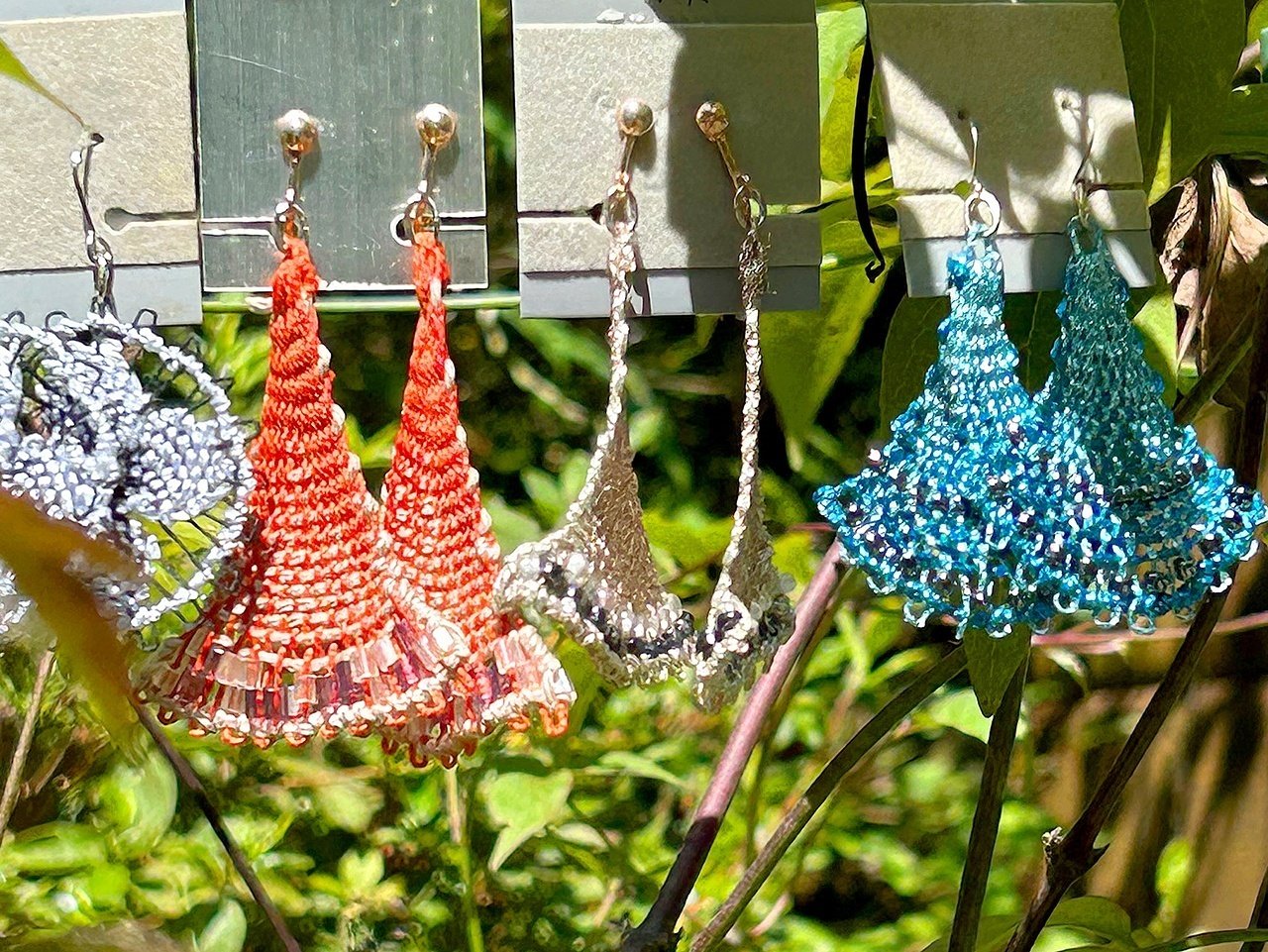 ニャンドゥティのポシェット、ムクゲの花｜サナエvinsanchi