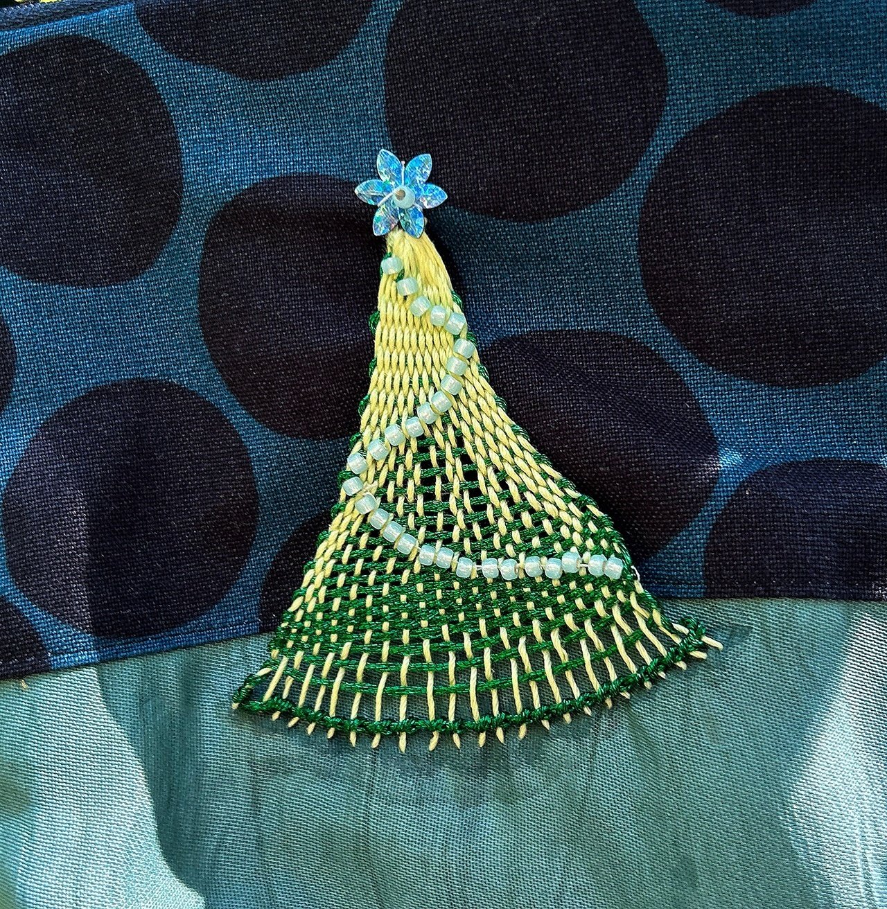 ニャンドゥティのポシェット、ムクゲの花｜サナエvinsanchi