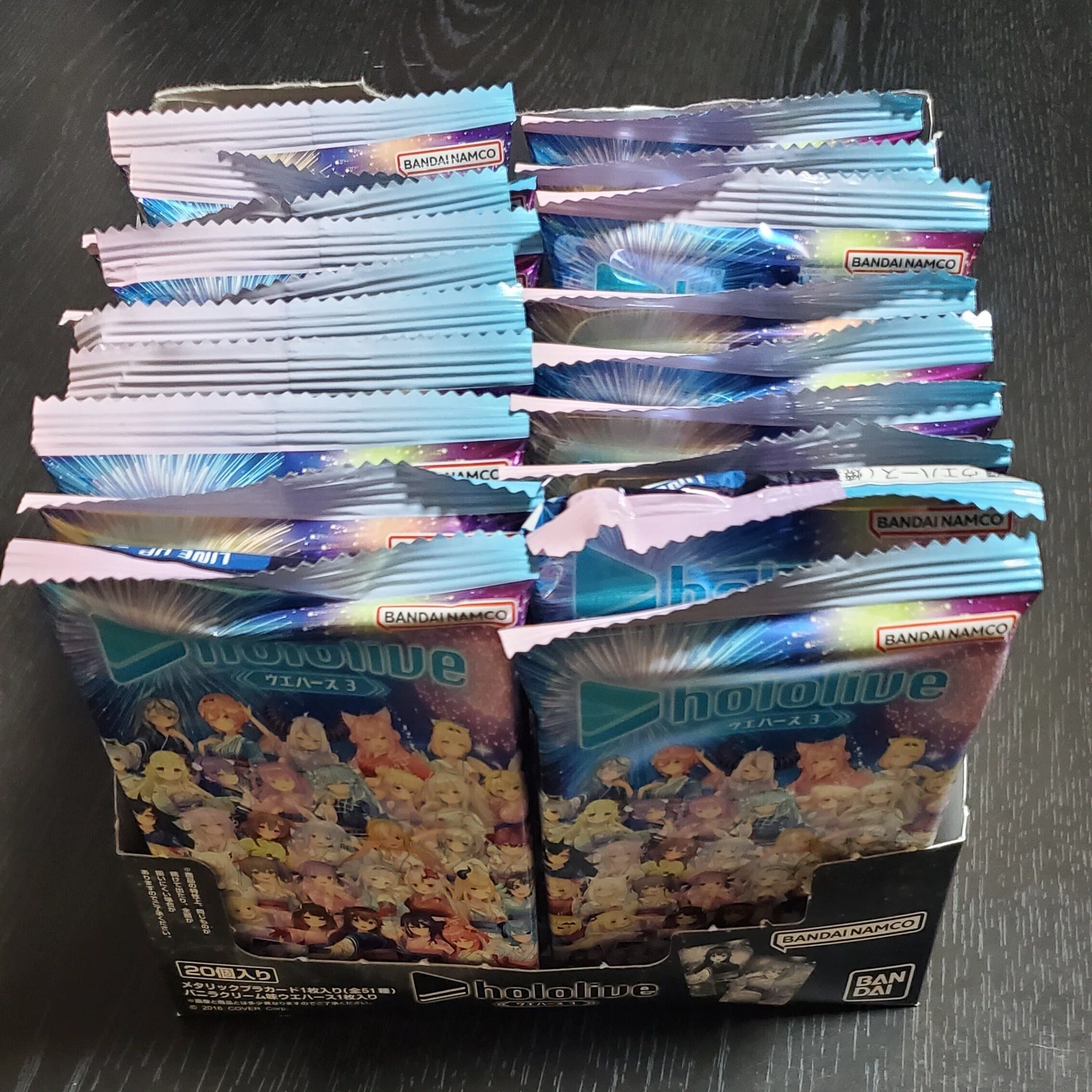 ホロライブ】『ホロライブ ウエハース3』1箱購入！1/51の確率でこの闇 