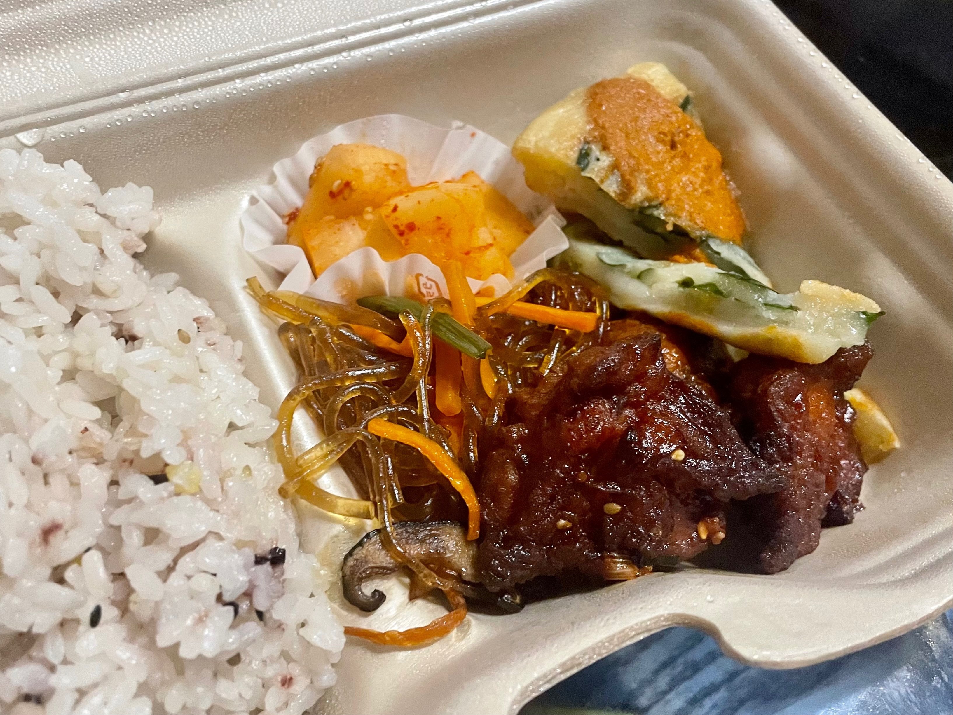 横浜駅で韓国料理を楽しむなら「パンチャンワング(반찬왕국)」が