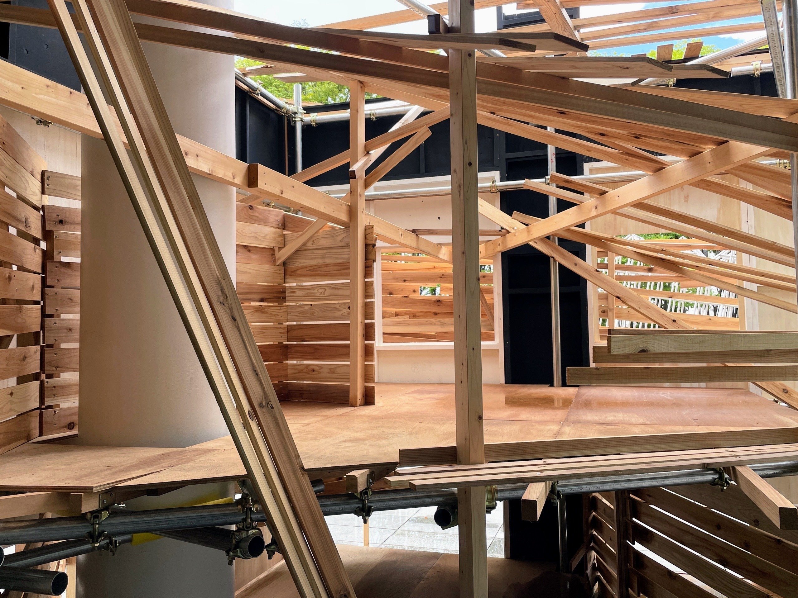 川俣正「アパートメント・プロジェクト」1982-86 ドキュメント展