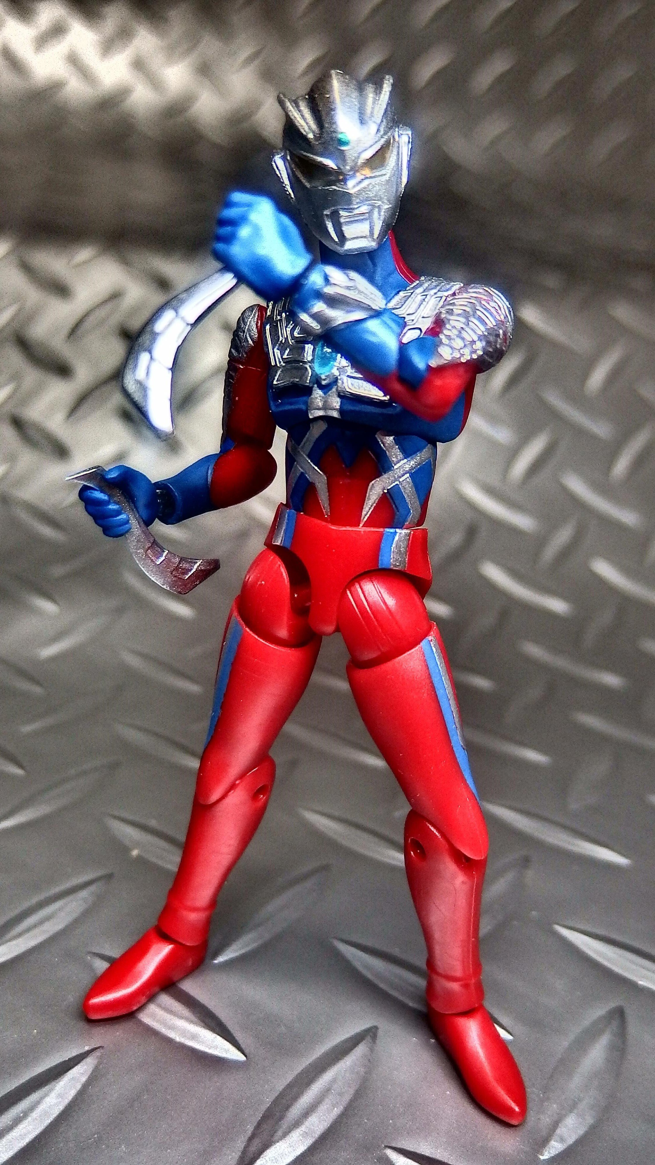 ウルトラマン 貯金箱 フィギュア MUUSEO 赤・銀