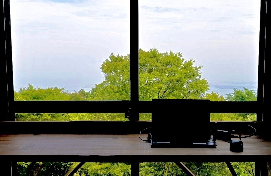 標高750mの絶景シェアオフィス体験記 集中とリラックスの緩急くっきり
