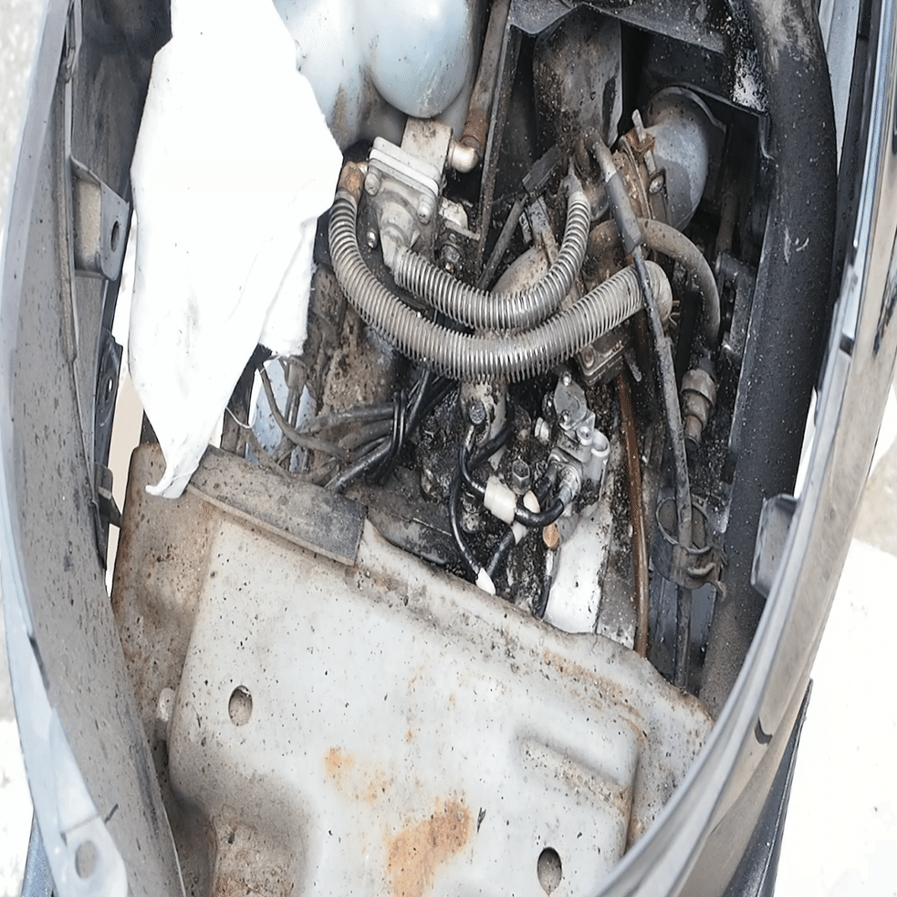 レッツ2 CA1PA 整備記録 part.2 エンジン周り清掃｜みかん