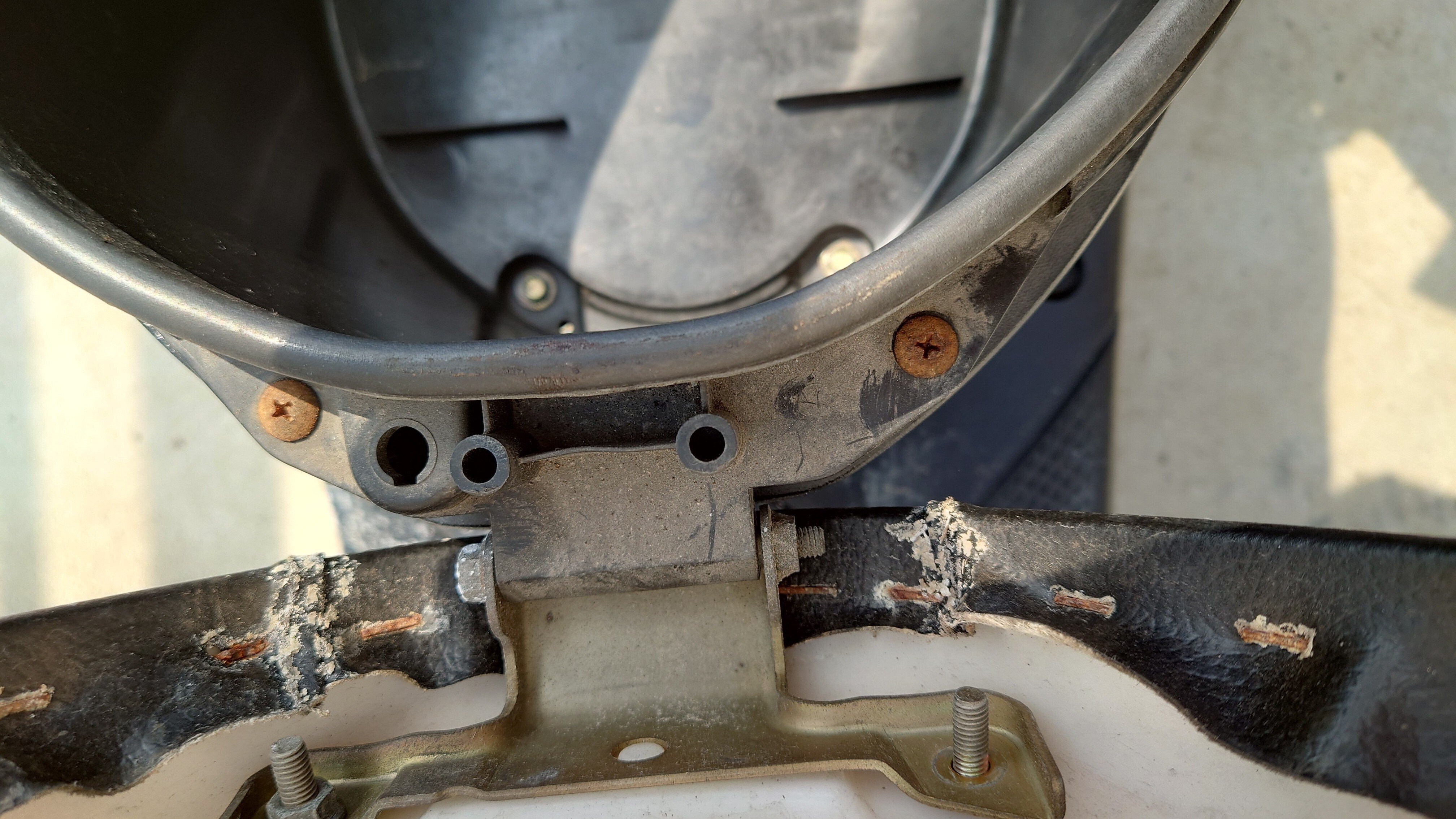 レッツ2 CA1PA 整備記録 part.2 エンジン周り清掃｜みかん