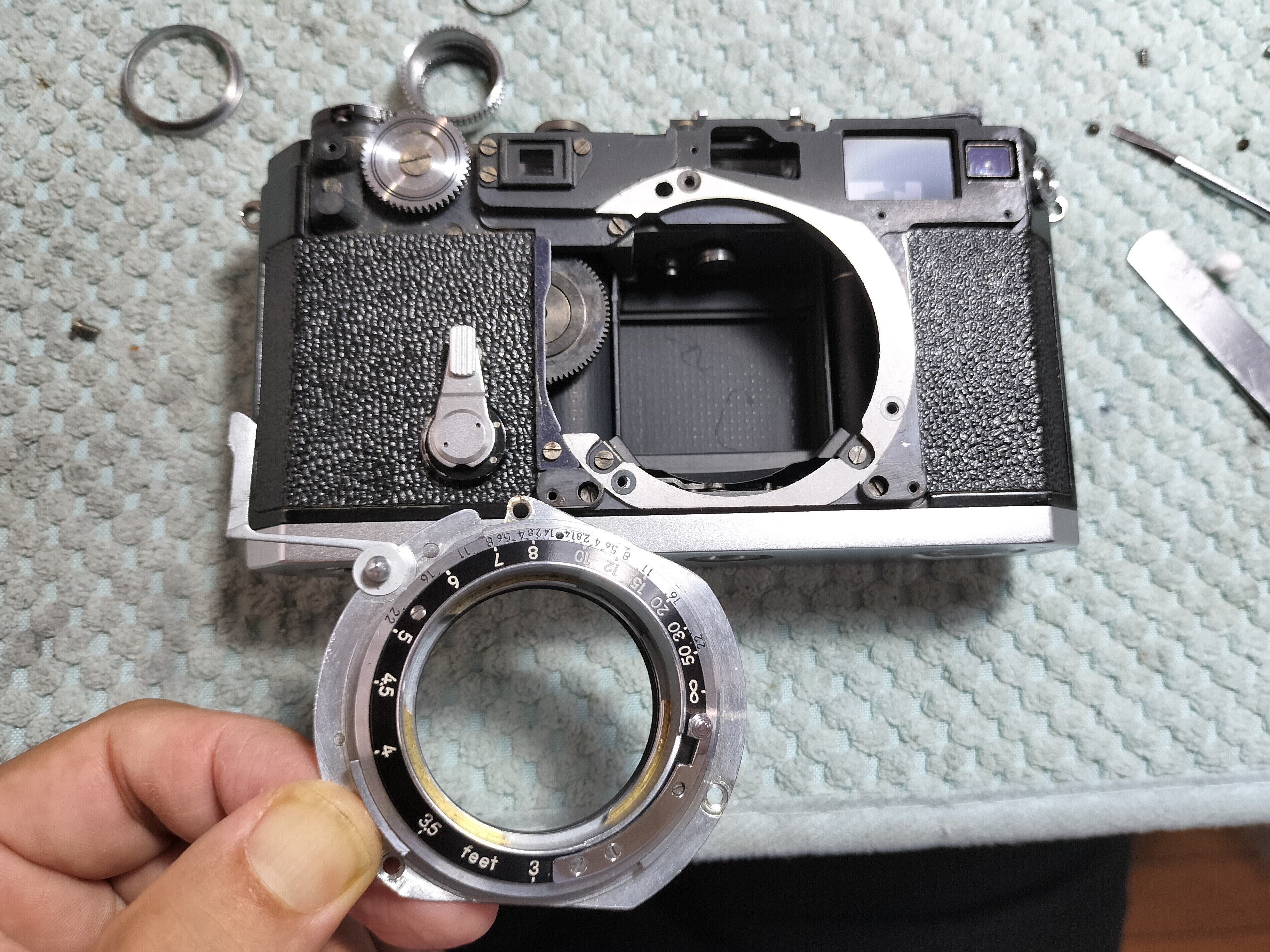 Nikon SPの分解｜フィルムカメラ修理のアクアカメラ