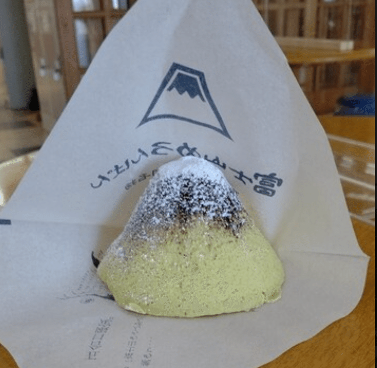 五合目名物☆富士山めろんぱん｜カエル