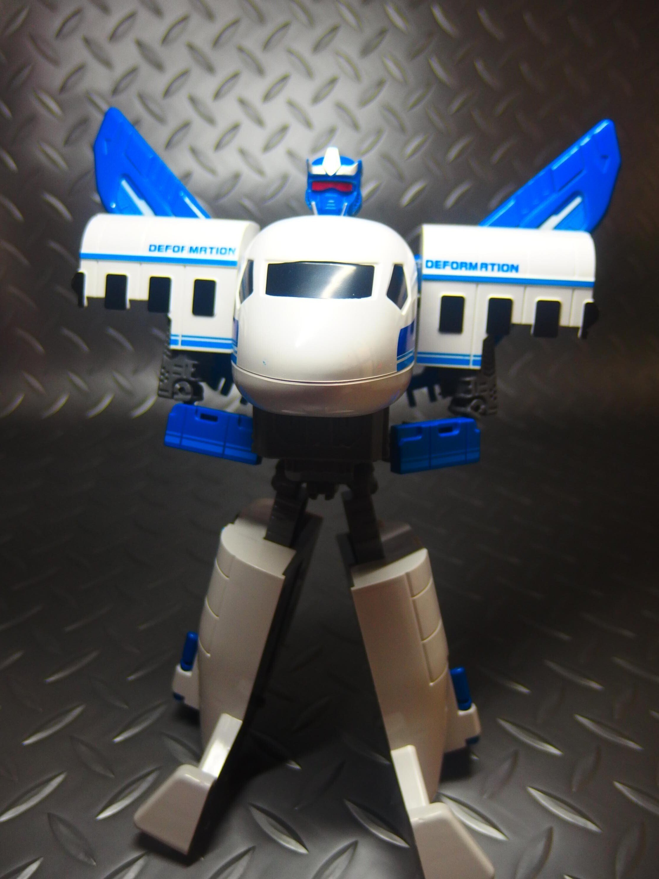 中国製の戦艦変形ロボット2体 中国製の戦艦変形ロボット2体