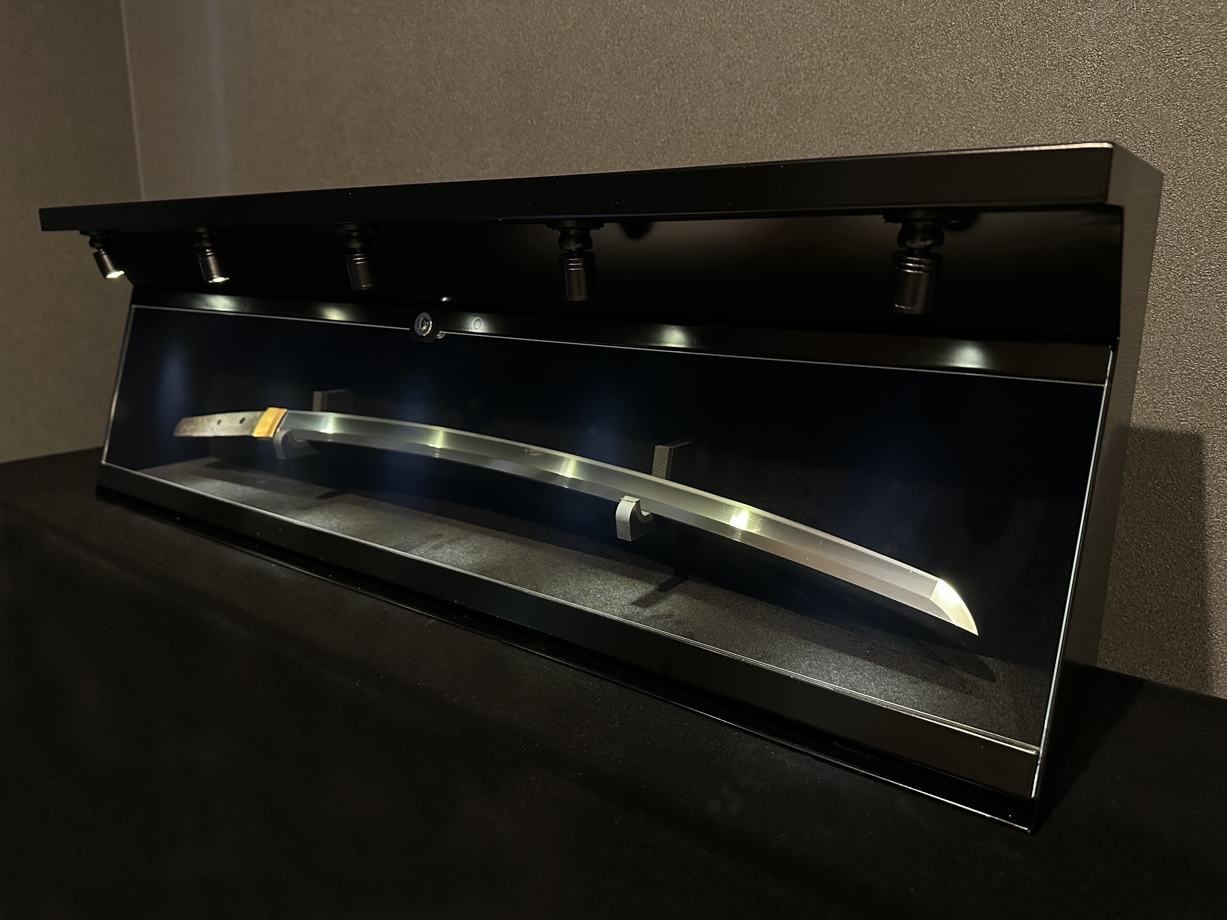 脇差展示ケース「卓上脇差箱2.0」製作③完成｜刀箱師の日本刀ブログ