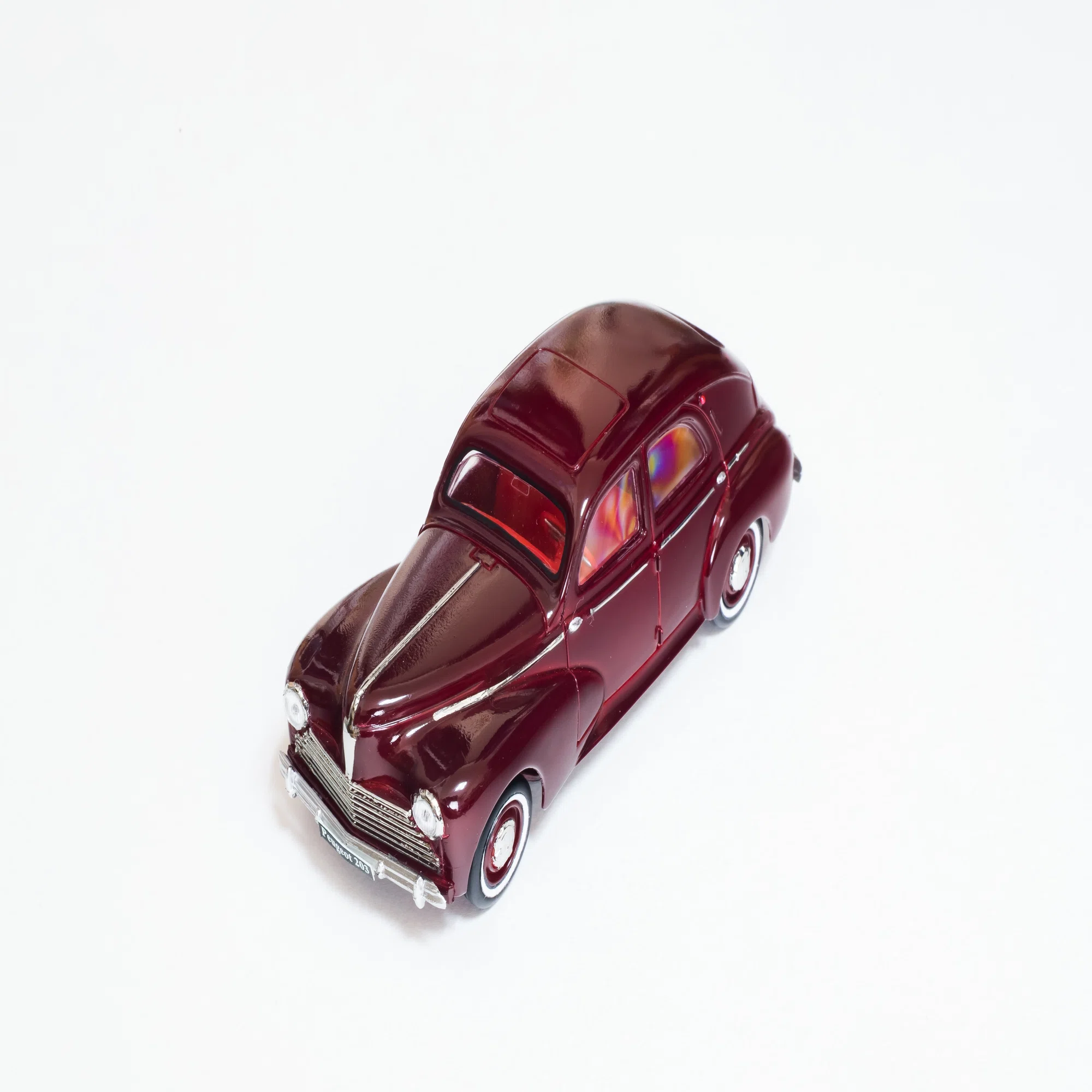 人生初の海外製プラモ】エレール 1/43 プジョー203を制作｜もんぶらん