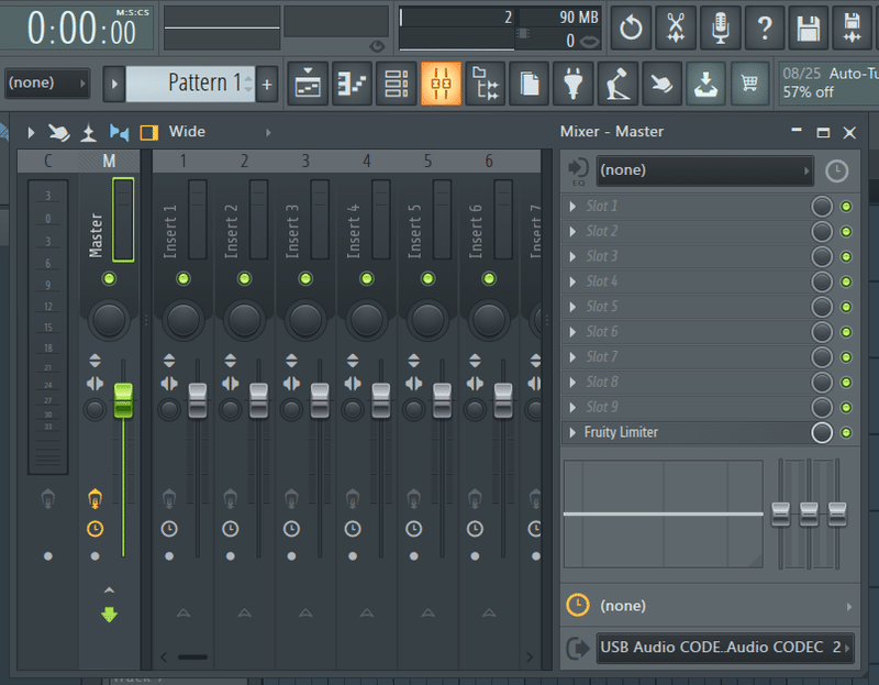 Mixer を表示した画面。FL Studio のウィンドウ上部にあるボタンの内、Mixer を表示させるためのボタンが光っている。