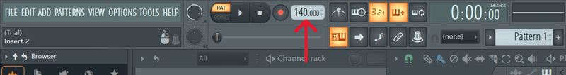 FL Studio のウィンドウ上部の画像。赤い矢印がテンポの表示部分を指している。