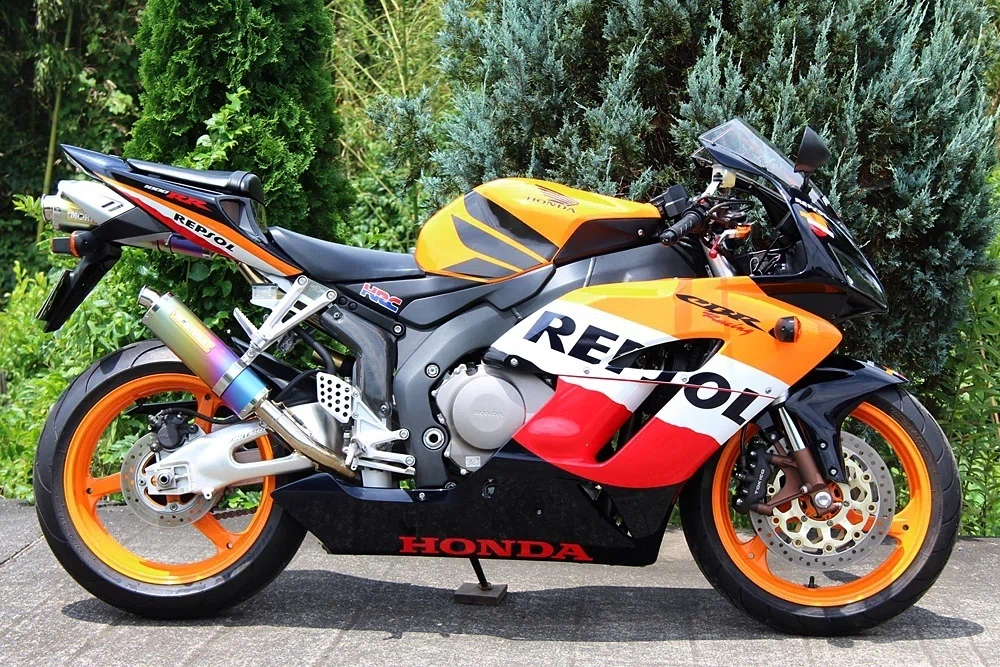 販売車両CBR1000RRです｜タサキチューニング