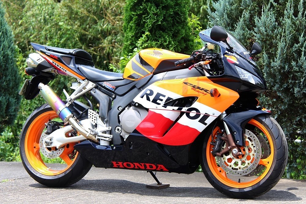 販売車両CBR1000RRです｜タサキチューニング