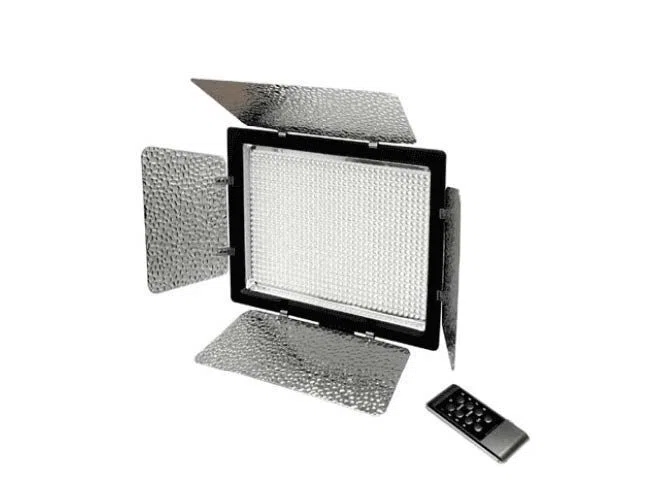カメラ初心者向け】スタジオにあるストロボってどんな照明機材？LED
