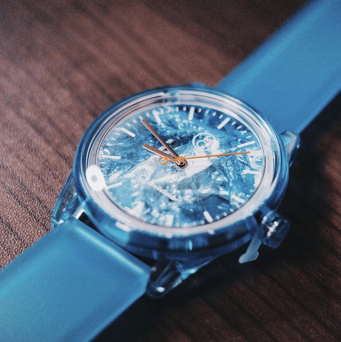 旅する喫茶」の時計:爽やかな青を求めて｜わちゃ