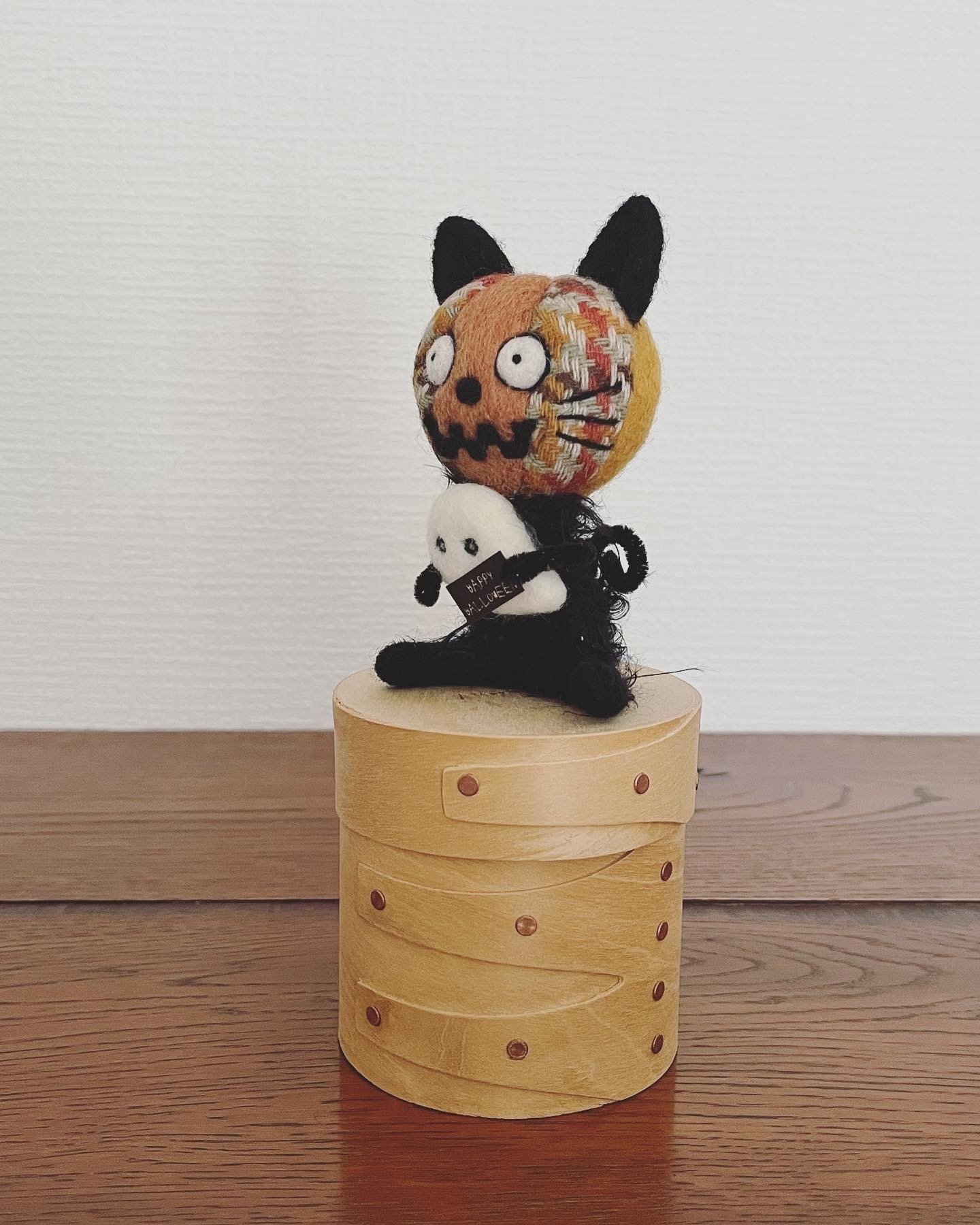 カボチャからお化けちゃん&黒猫 カボチャ黒猫。』｜chic chic. 鶴田奈美 カボチャからお化けちゃん&黒猫