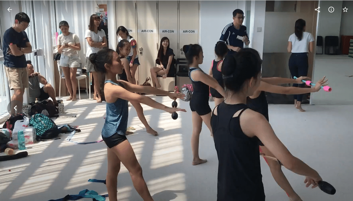 新体操ハプニング 英検5級でシンガポールのローカル新体操クラブ🤸に入った娘の話｜Edu-more plus