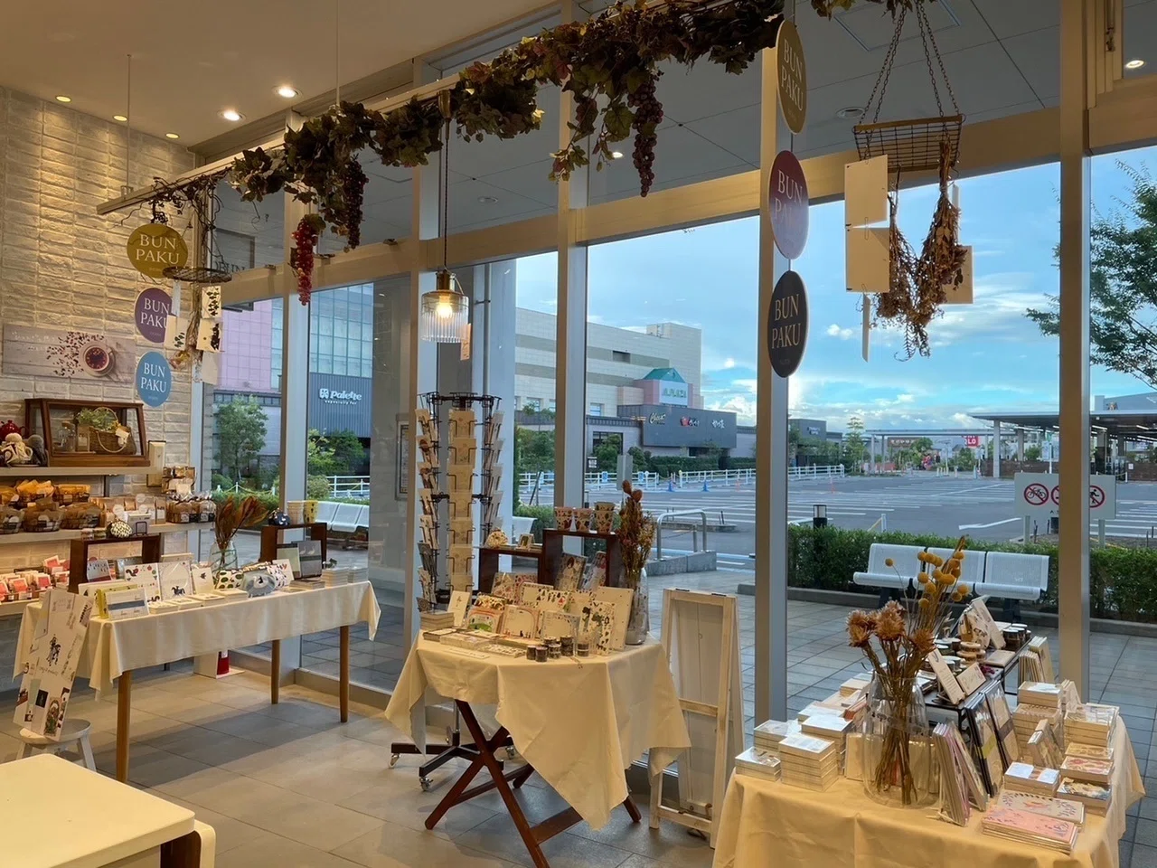 🪟フェア開催中💐 イノブン草津エイスクエア店さま 8/23-9/25｜表現社