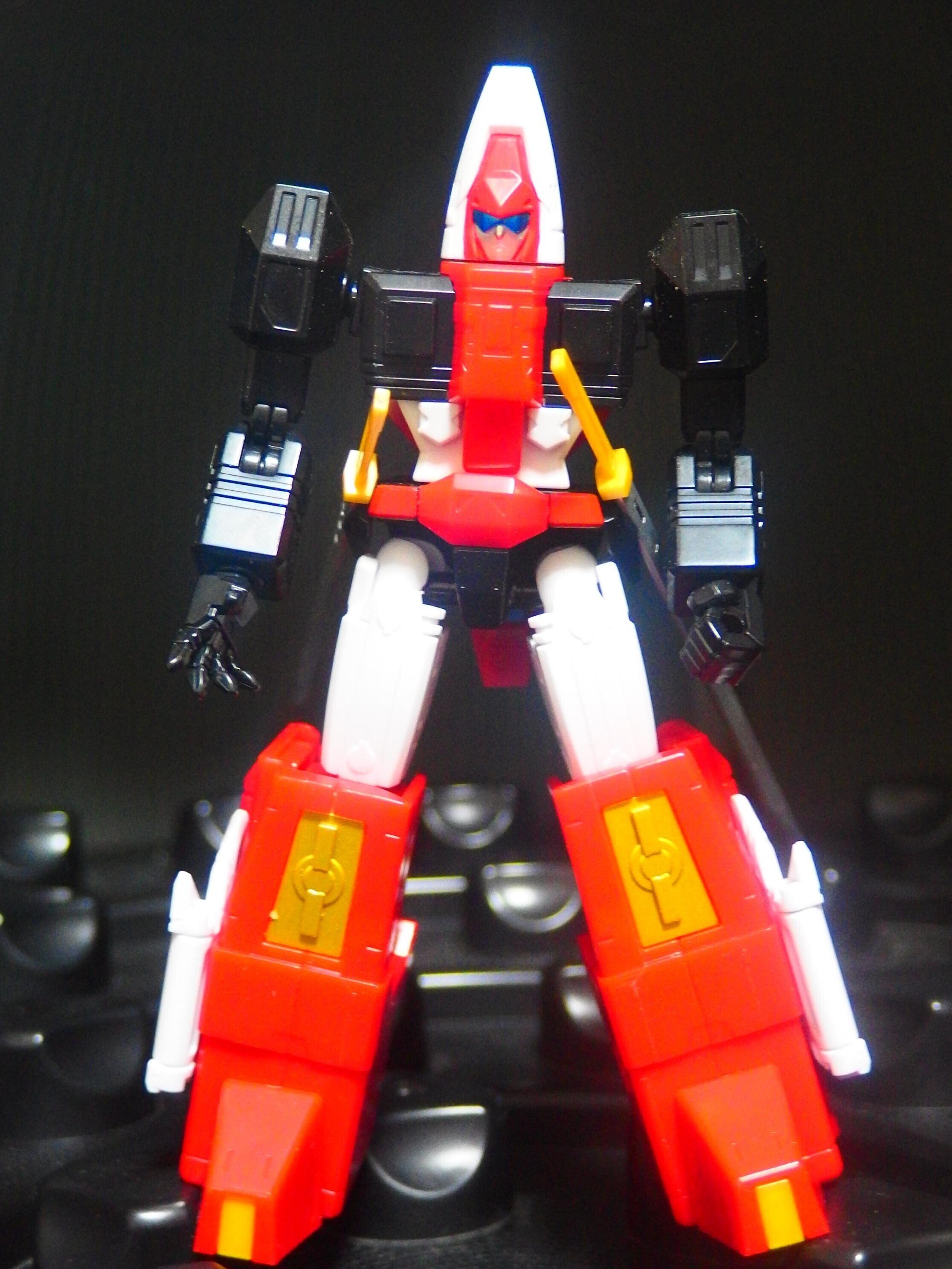 マシンロボ他変形ミニカー 5体セット 変形ロボット「マシンロボ」が食玩「マシンロボデュエル」として7年