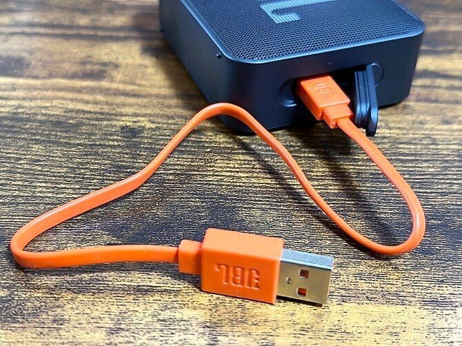 JBL スピーカー ブラック オレンジケーブル JBL製品ギネス世界記録